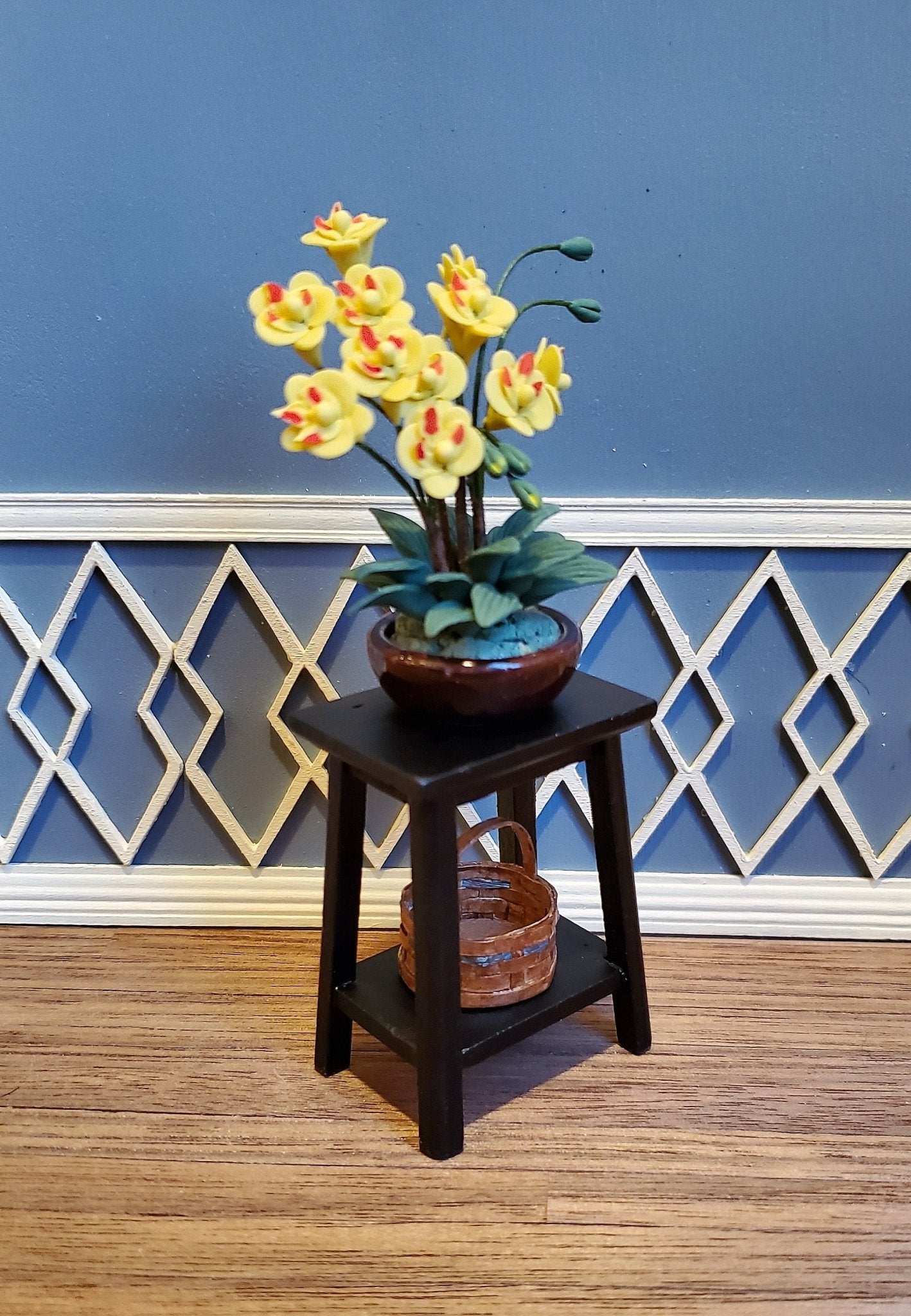 Dollhouse Miniature Fern or Plant Stand Side Table Black 1:12 Scale Furniture - Miniature Crush