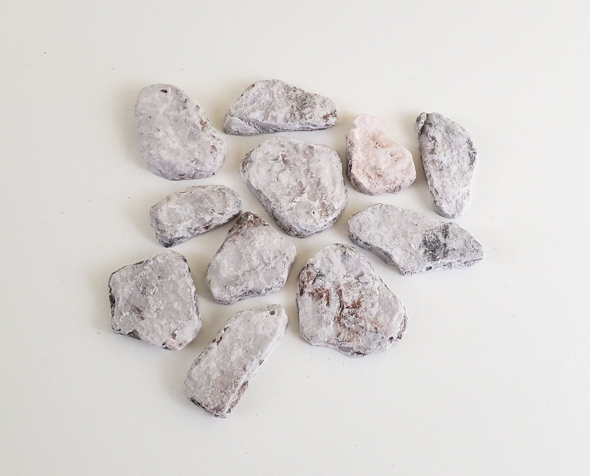 Dollhouse Miniature Fieldstone Cobblestone Gray Blend by Andi Mini Brick & Stone 1:12 Scale 72 sq in AM0728 - Miniature Crush