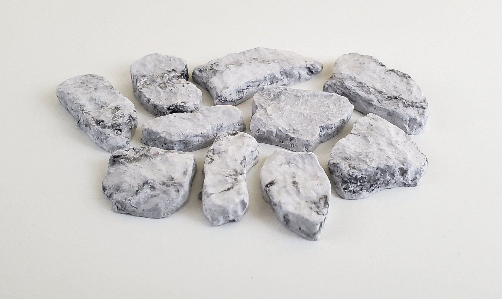 Dollhouse Miniature Fieldstone Cobblestone Gray by Andi Mini Brick & Stone 1:12 Scale 72 sq in AM0727 - Miniature Crush