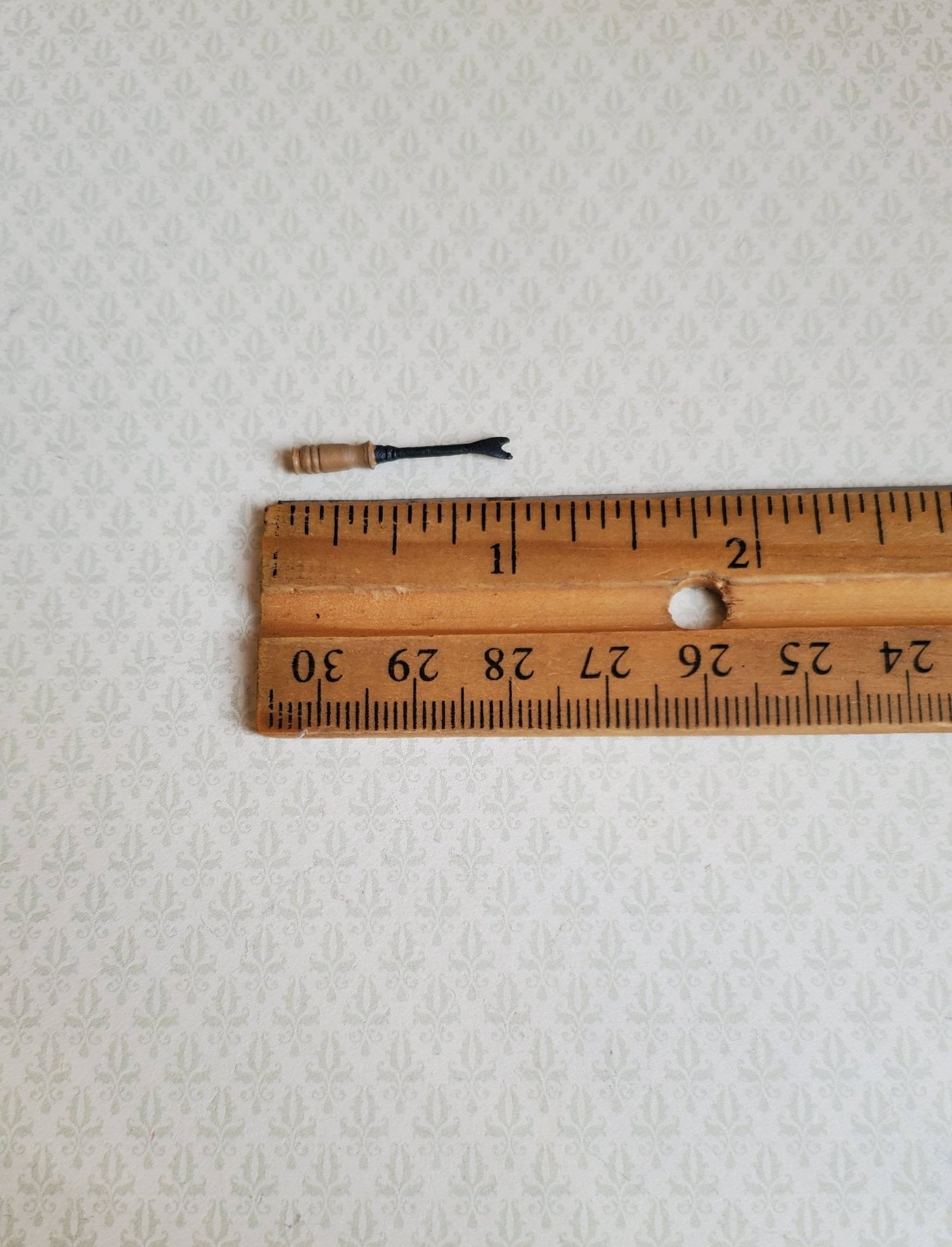 Dollhouse Miniature Garden Dandelion Weeder Gardening Tool 1:12 Scale Metal - Miniature Crush