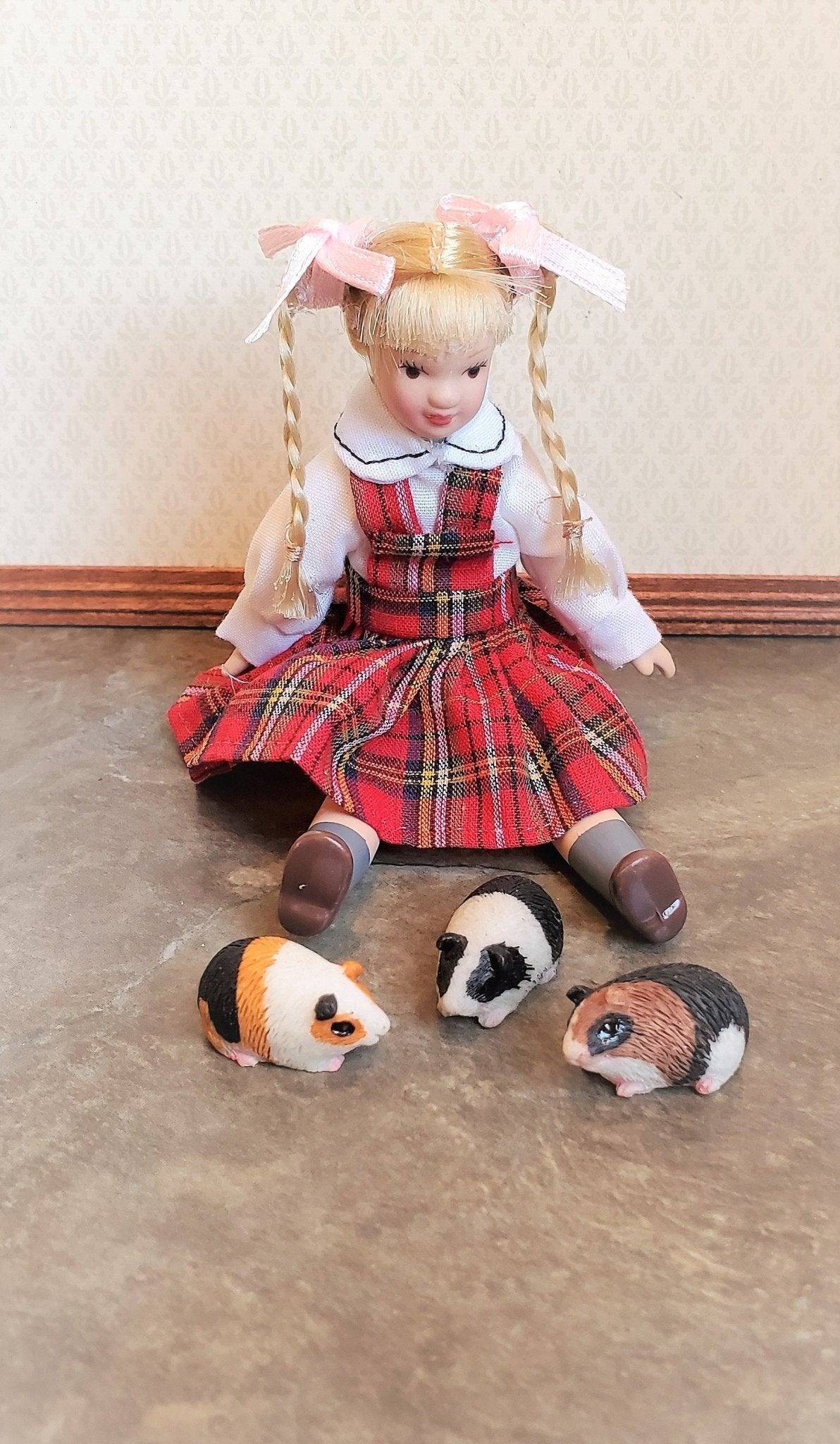 Dollhouse Miniature Guinea Pigs Set of 3 1:12 Scale Pet Black White Brown Orange - Miniature Crush