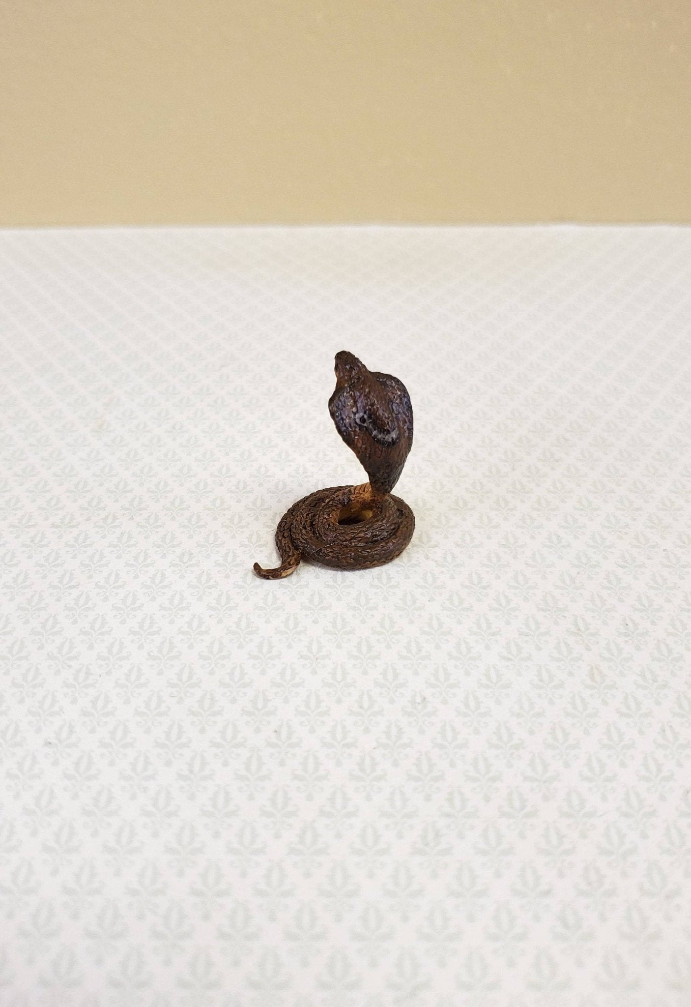 Dollhouse Miniature King Cobra Snake 1:12 Scale Pet Animal Falcon Minis - Miniature Crush