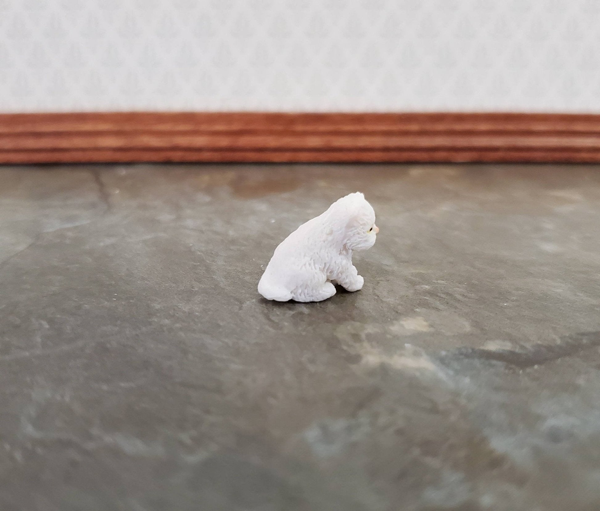 Dollhouse Miniature Kitten White Persian Sitting 1:24 Scale Animals Cats A4161WH - Miniature Crush