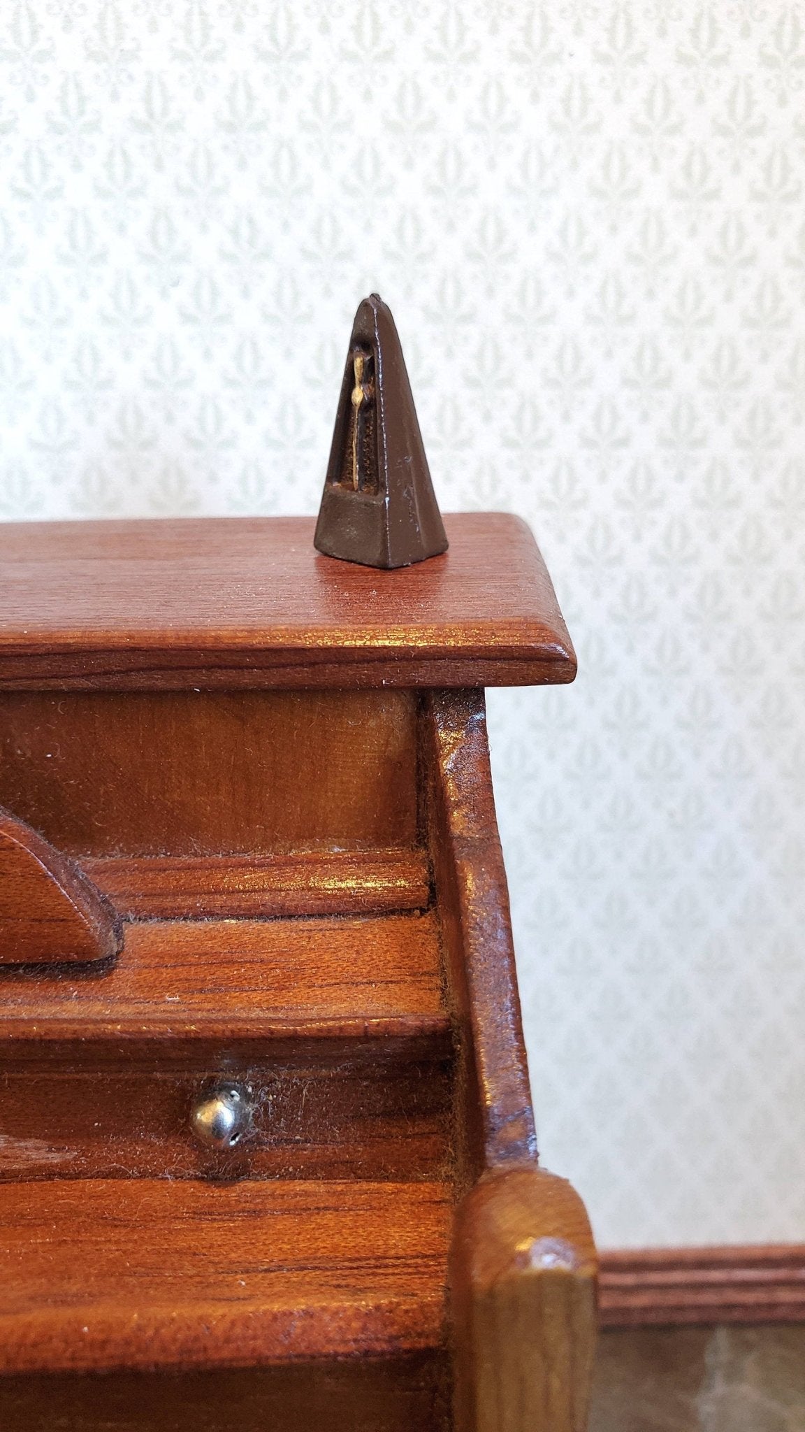 Dollhouse Miniature Metronome for Piano Metal 1:12 Scale Accessories - Miniature Crush