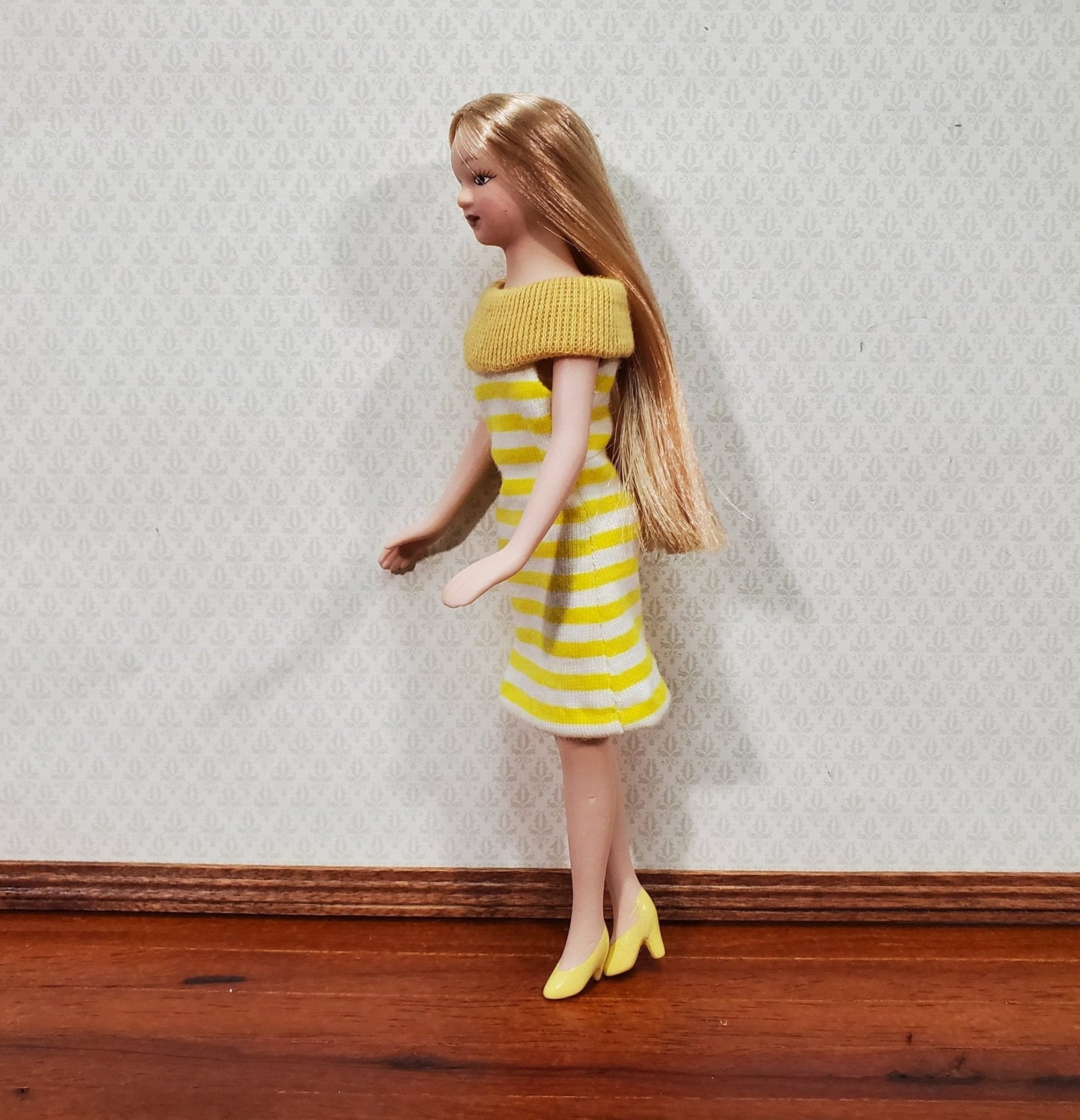 Dollhouse Miniature Porcelain Doll Modern Female Mom 1960s 1:12 Scale - Miniature Crush