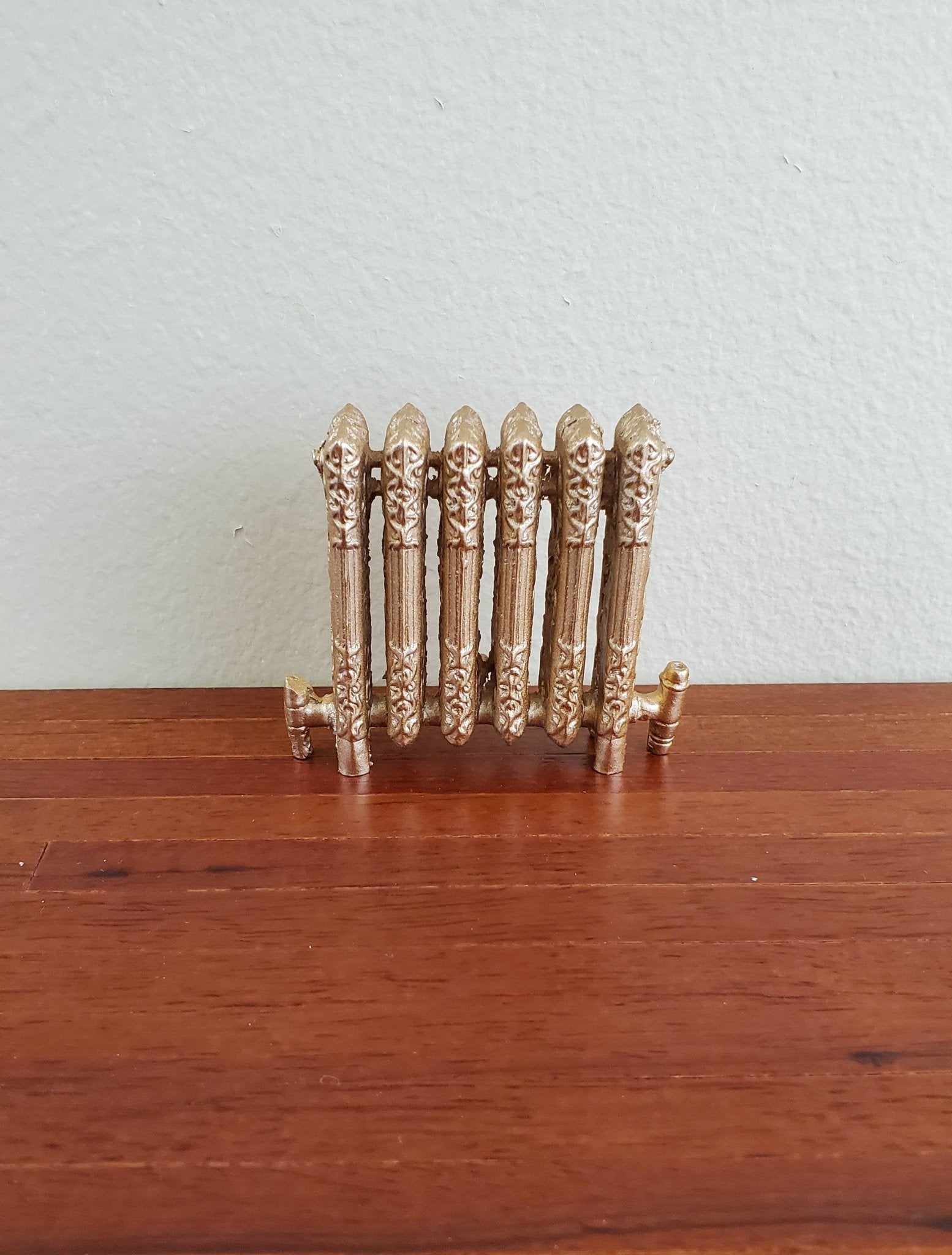 Dollhouse Miniature Radiator Large Gold Fancy 1:12 Scale Resin Accessory - Miniature Crush
