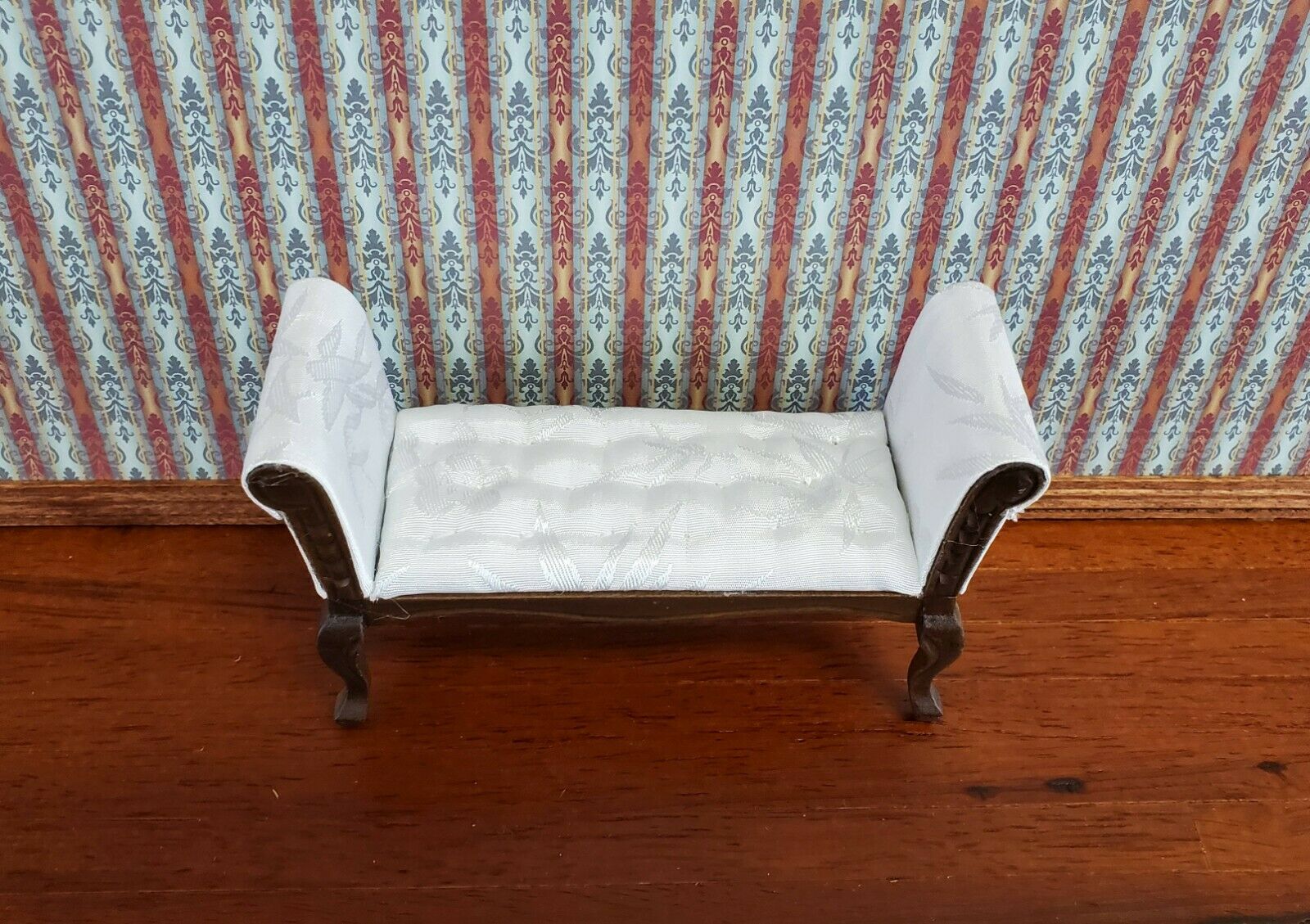 Dollhouse Miniature Settee Bench White Padded 1:12 Scale Furniture - Miniature Crush