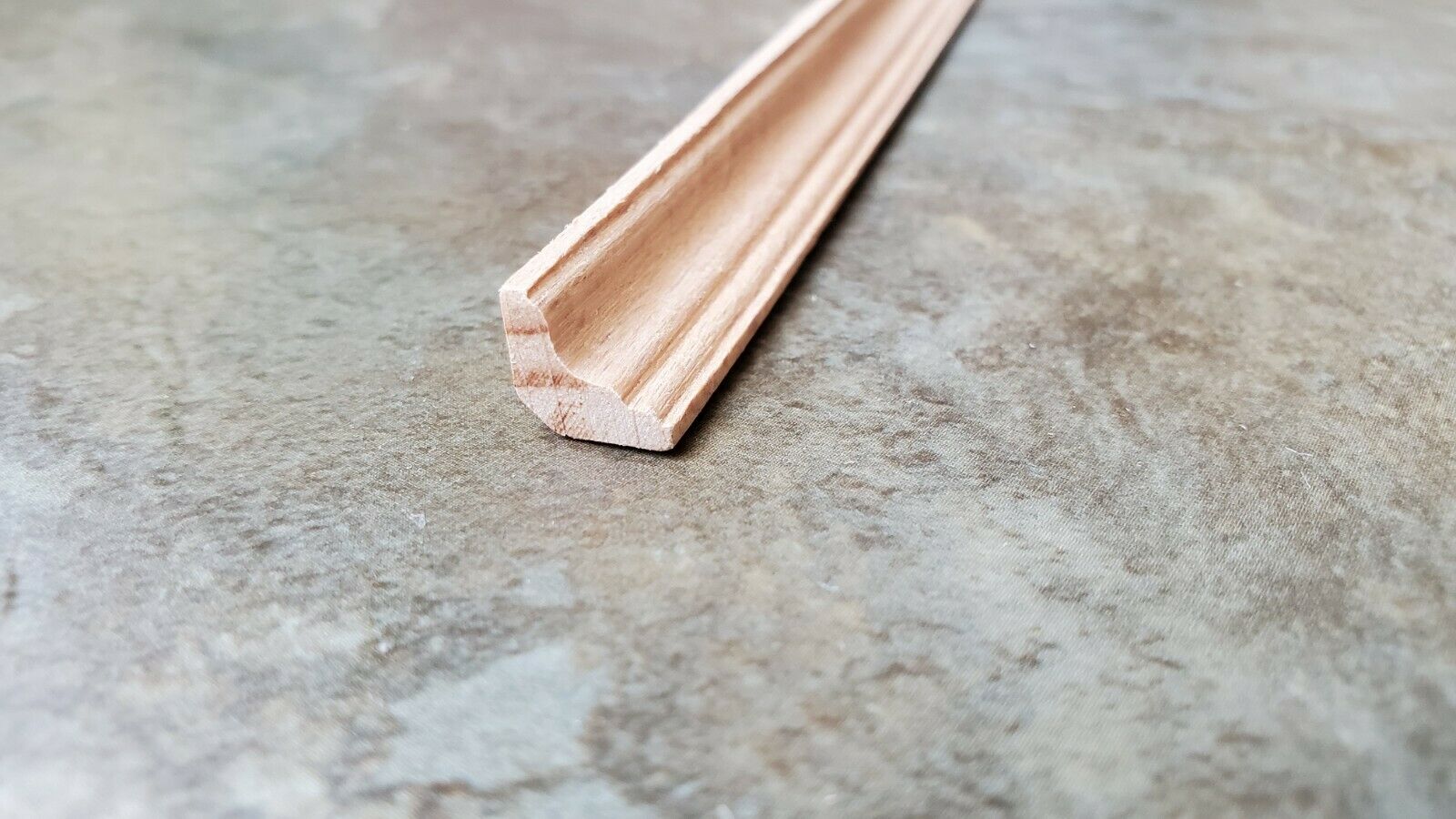 Dollhouse Miniatures Crown Molding Trim 5/16" wide x 14" long 1:12 Scale - Miniature Crush
