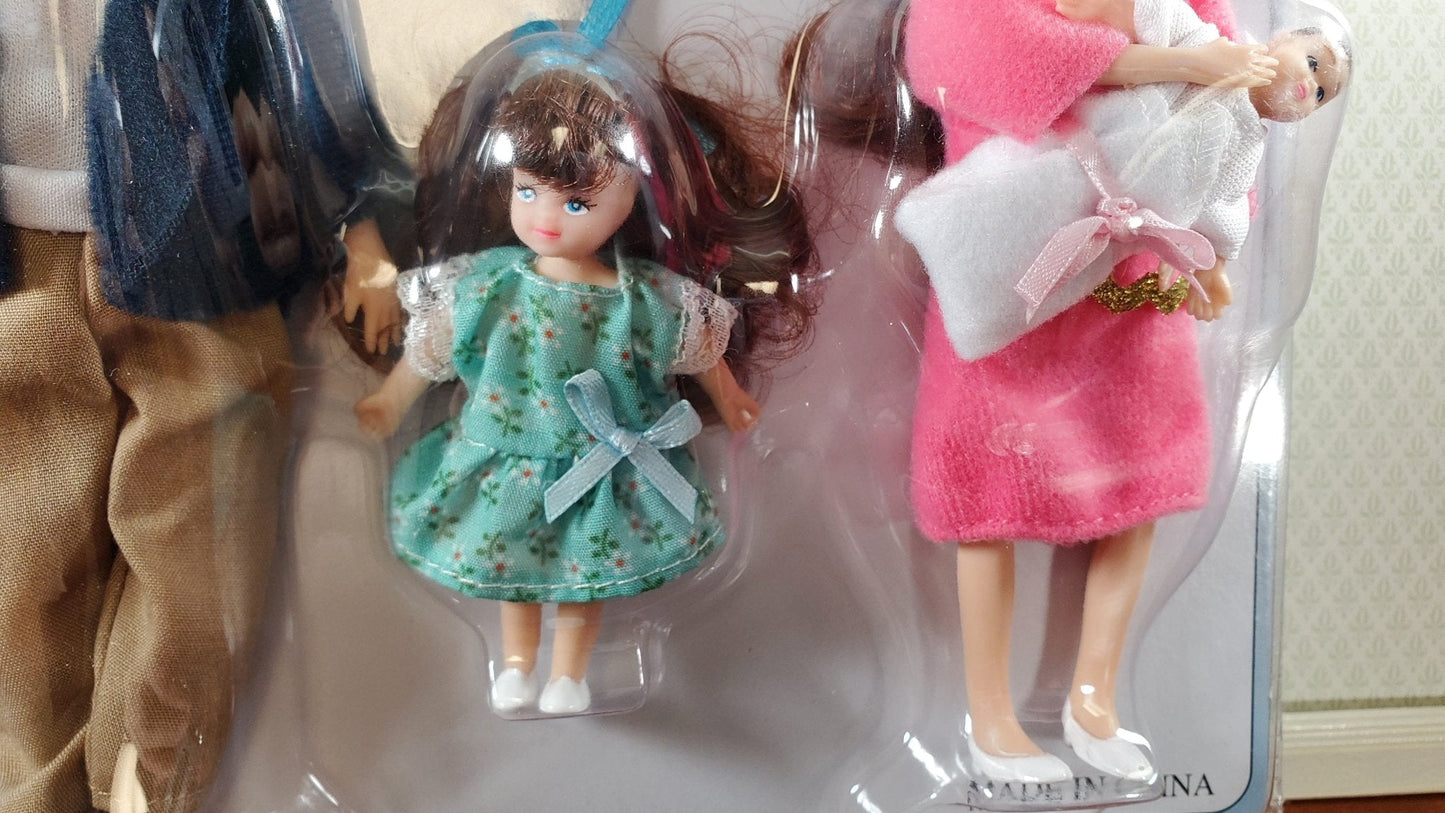 Dollhouse Modern Family Dolls Dad Mom Daughter Baby Poseable 1:12 Scale Removable Clothes - Miniature Crush