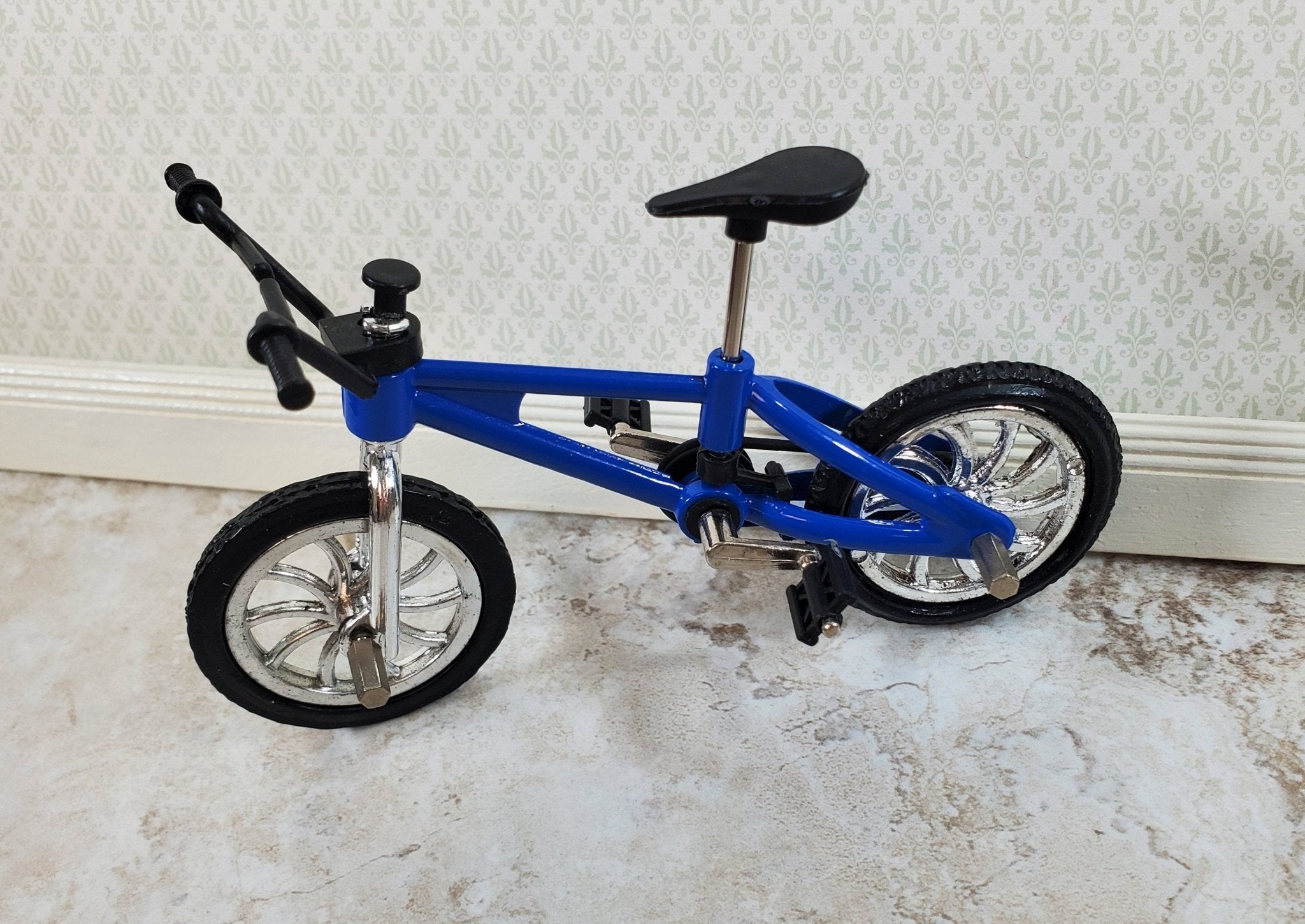 Dollhouse Mountain Bike Bicycle Blue & Black 1:12 Scale Miniature