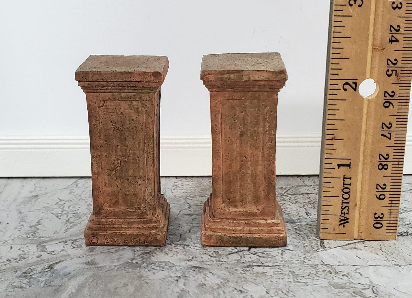 Dollhouse Pedestal for Plants Ferns Decoration Aged Terra Cotta 1:12 Scale or Fairy Garden - Miniature Crush