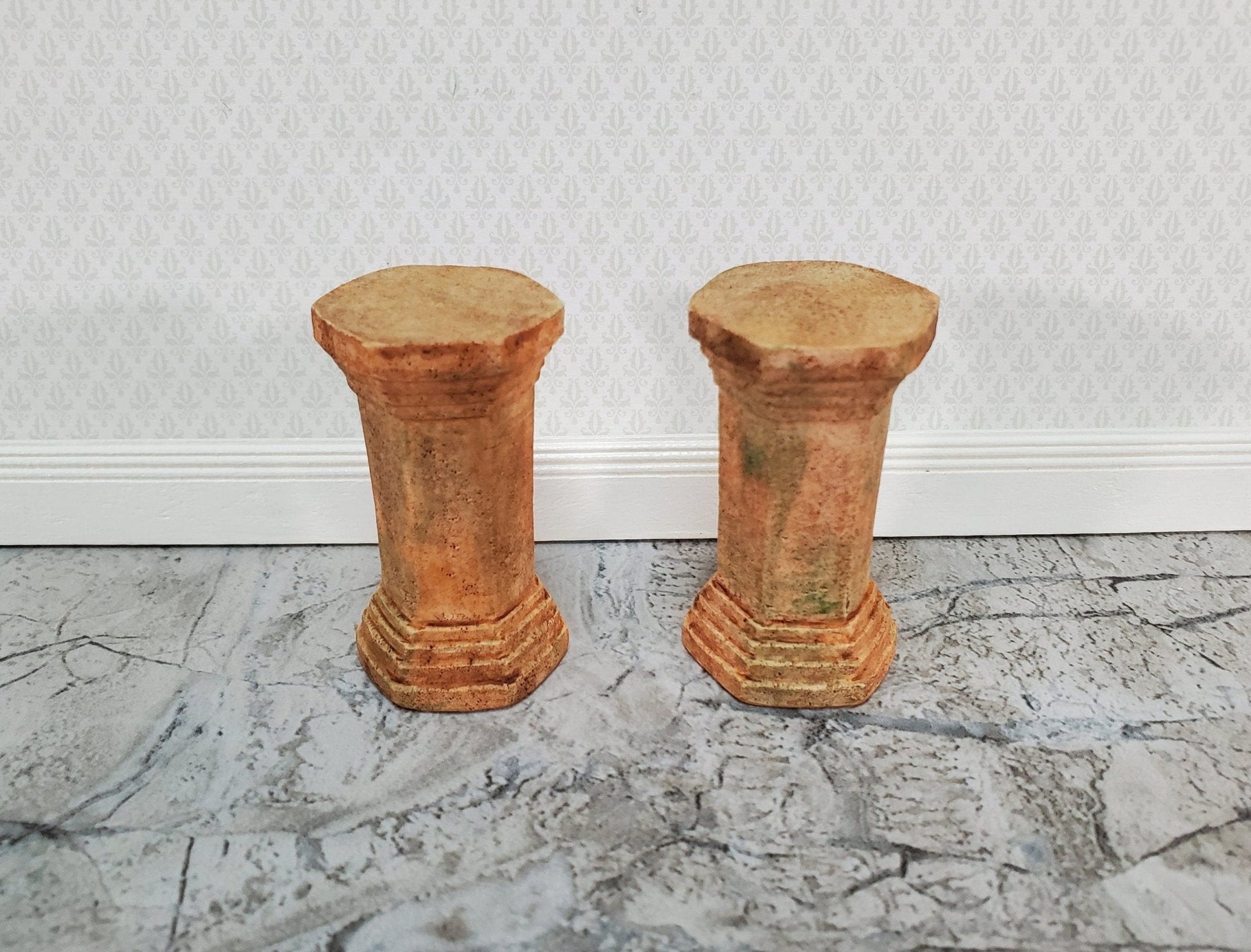 Dollhouse Pedestal x2 for Plants Ferns Decoration Aged Tan 1:12 Scale Miniature Garden A4001AG - Miniature Crush