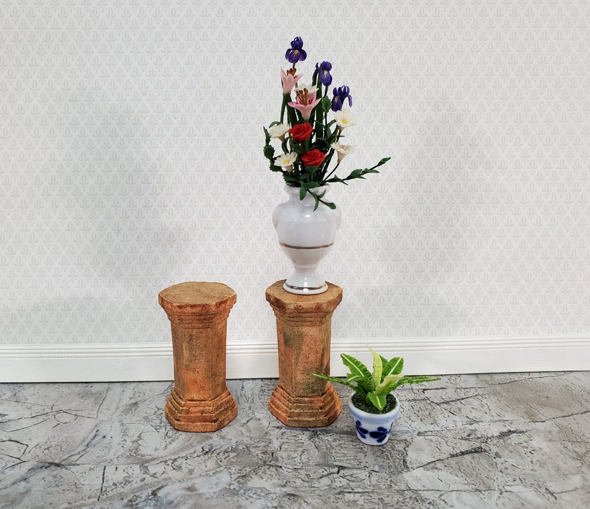 Dollhouse Pedestal x2 for Plants Ferns Decoration Aged Tan 1:12 Scale Miniature Garden A4001AG - Miniature Crush