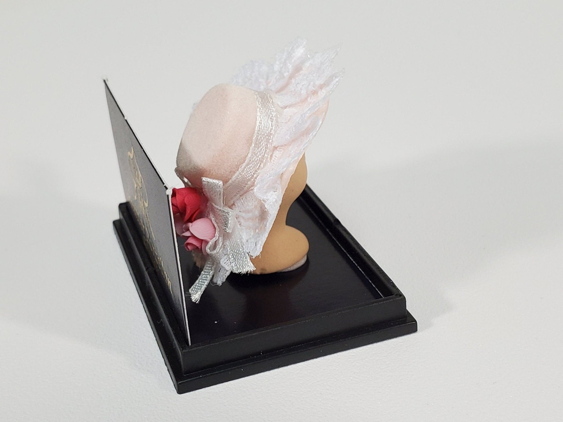 Dollhouse Pink Hat on Hat Stand Mannequin Head by Reutter 1:12 Scale Miniature Accessories - Miniature Crush