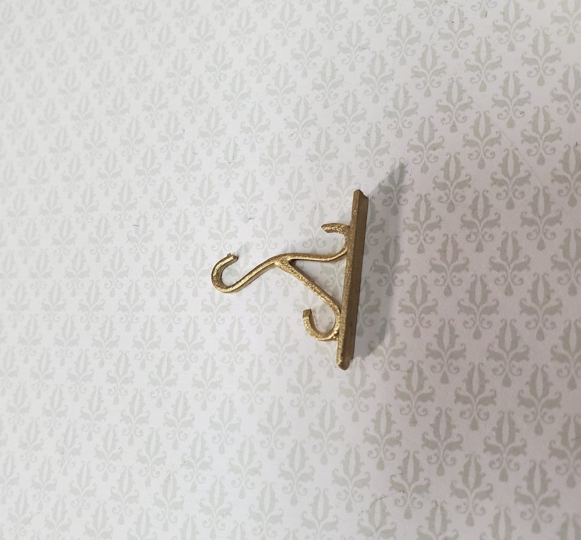 gold wall plant hanger Dollhouse Plant Hanger Wall Hook Gold Metal 1:12 Scale Miniature