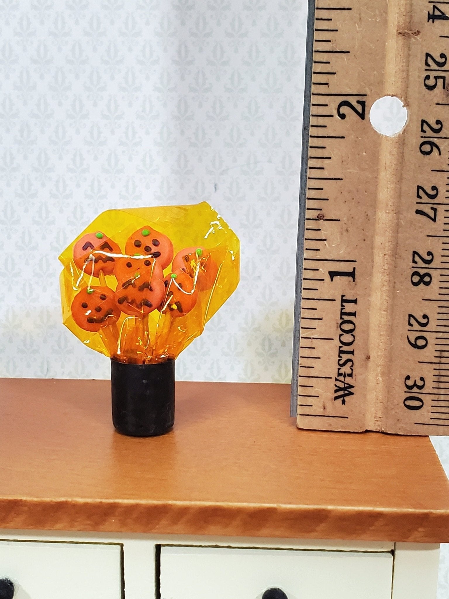 Dollhouse Pumpkin Lollipops on Sticks Halloween Dessert 1:12 Scale Miniature Food Sucker - Miniature Crush