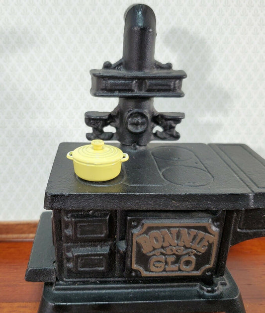 Dollhouse Small Dutch Oven Pot with Removeable Lid Yellow 1:12 Scale Miniature - Miniature Crush