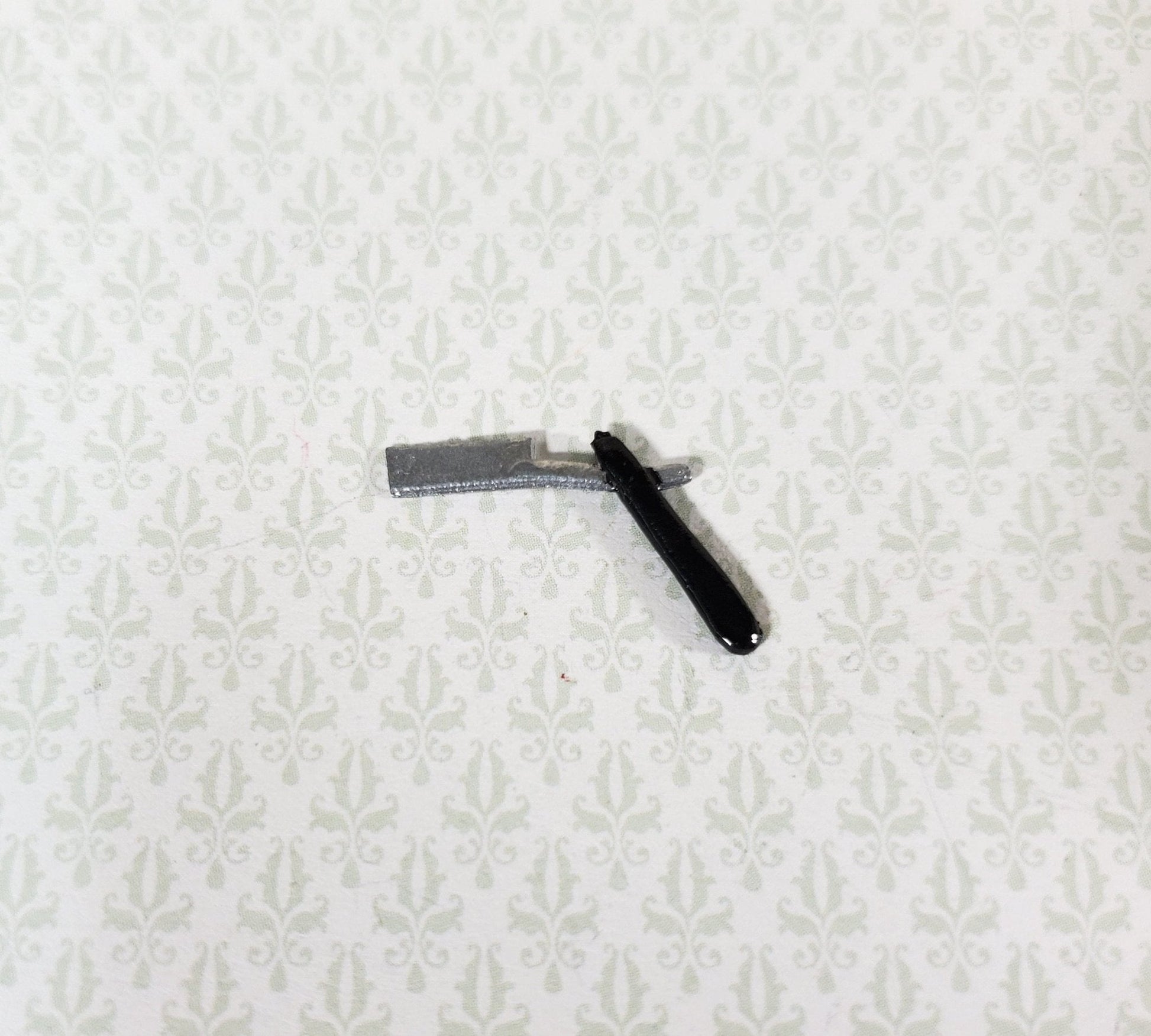 Dollhouse Straight Razor Open Painted Metal 1:12 Scale Miniature Accessories - Miniature Crush