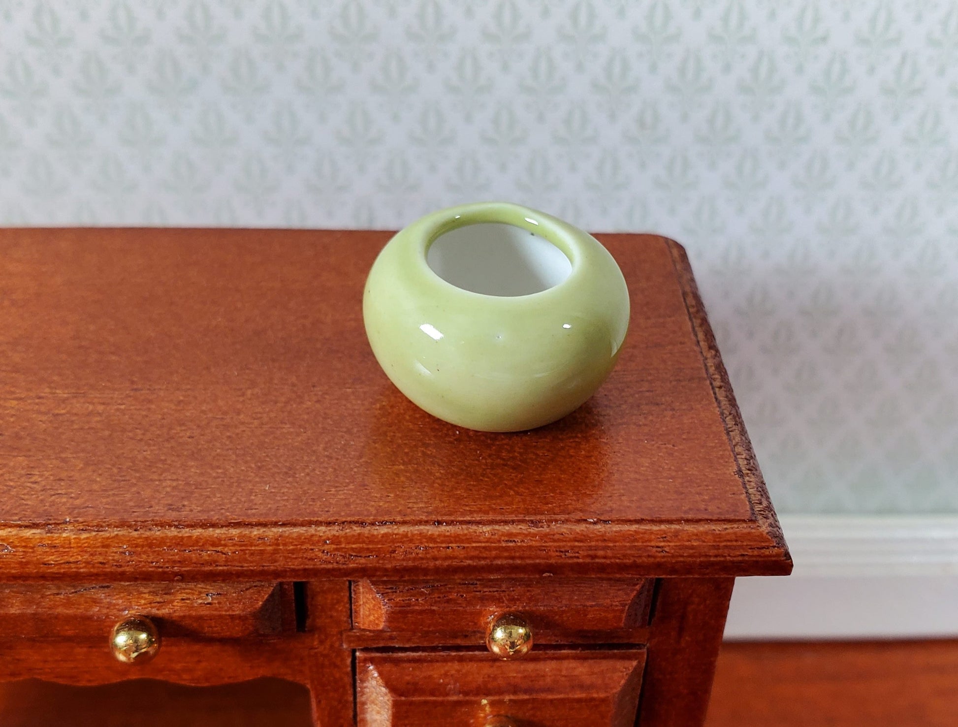 Dollhouse Small Light Green Round Ceramic Vase 1:12 Scale Miniature