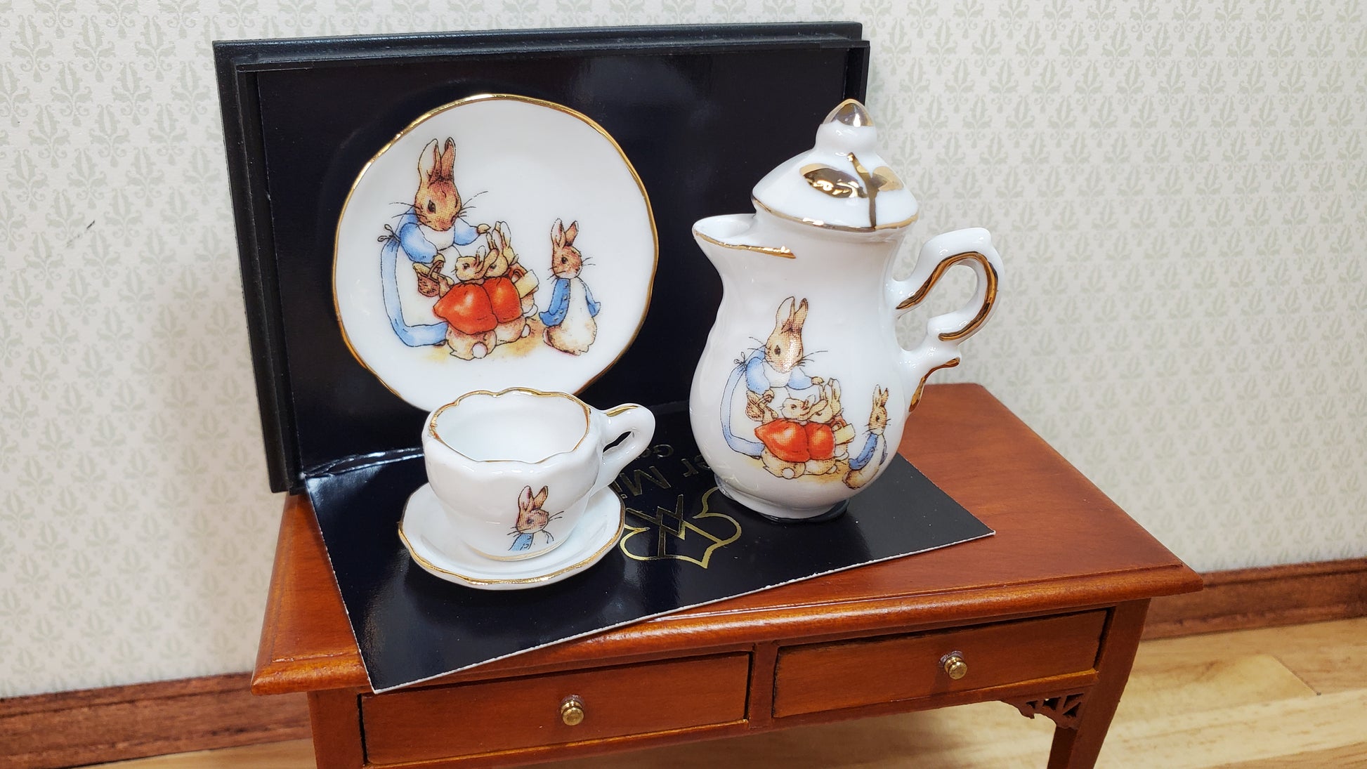 Dollhouse 1:6 Scale Peter Rabbit Beatrix Potter Coffee Set by Reutter Playscale