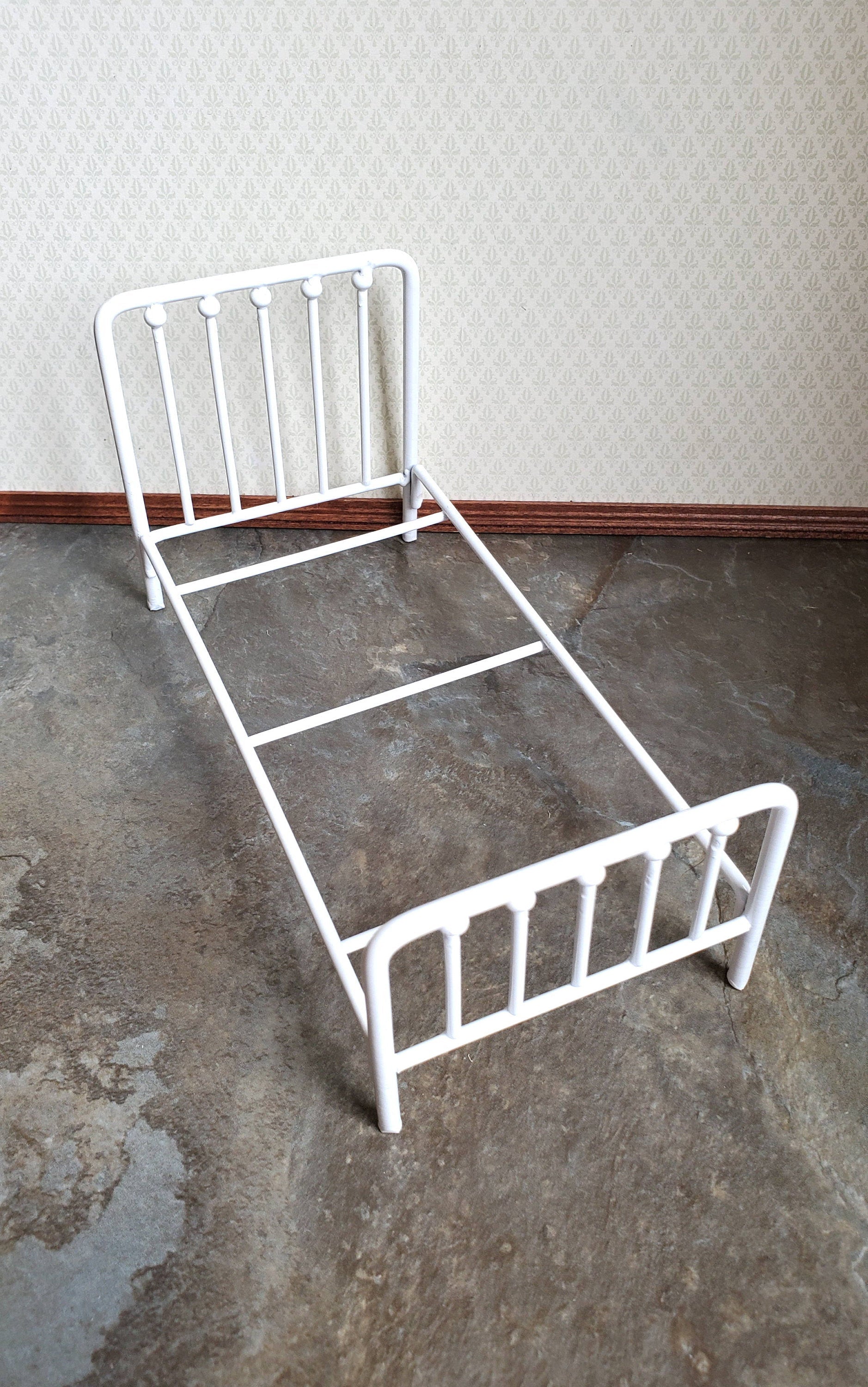 Dollhouse Miniature Bed White Metal with Mattress Pillow Blanket 1:12 Scale Furniture
