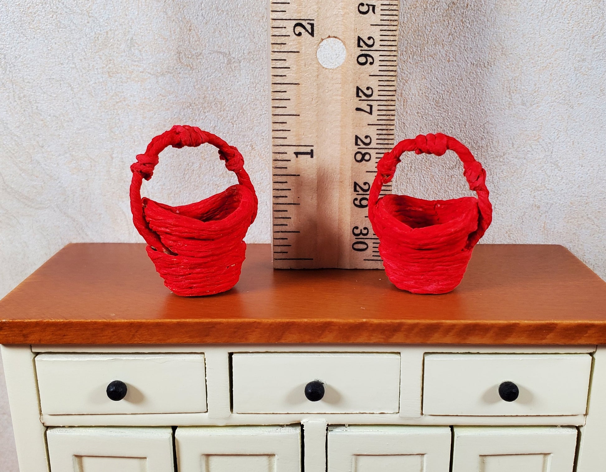 Dollhouse Baskets Set of 2 Red 1:12 Scale Dollhouse Miniatures