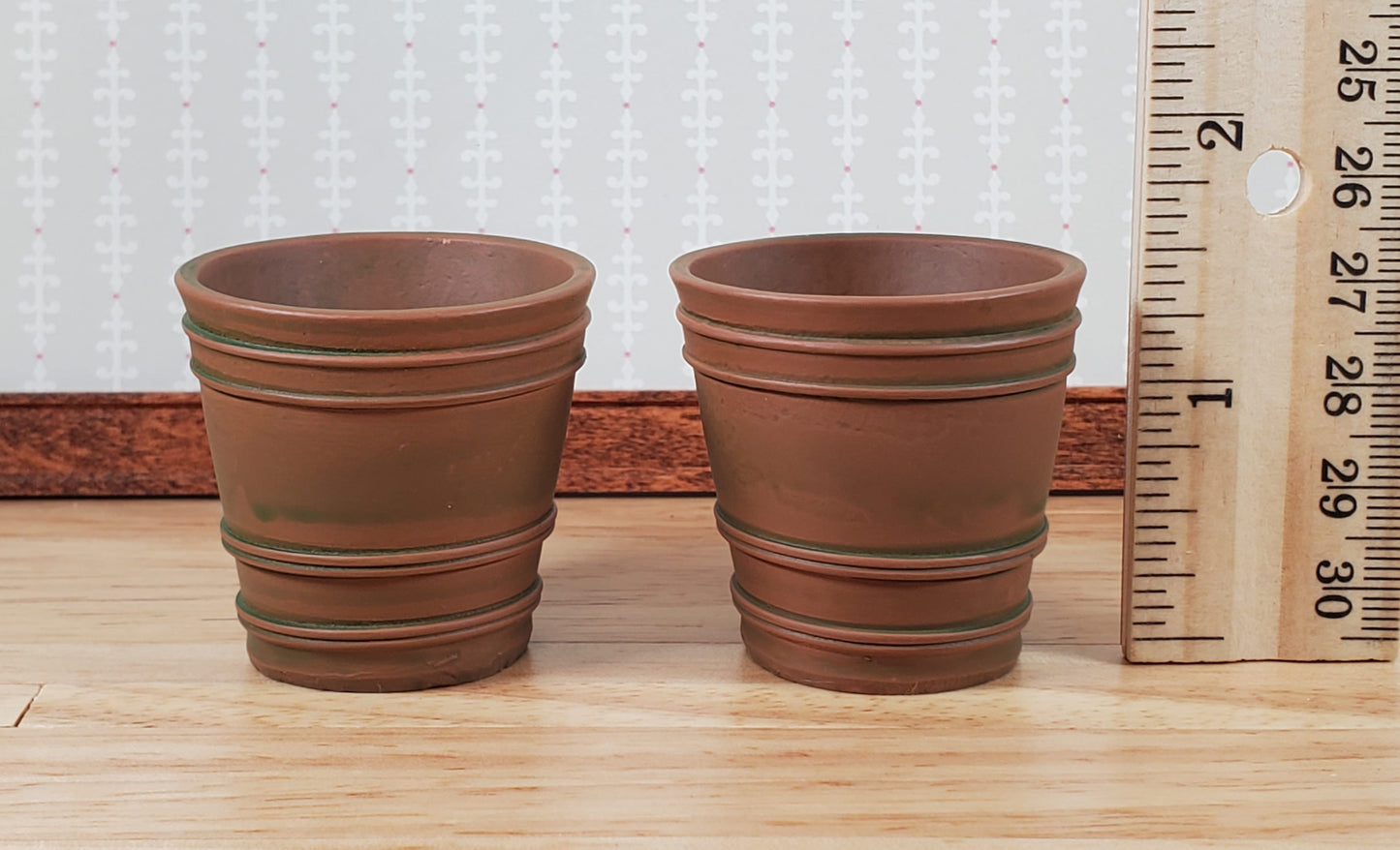 Dollhouse Large Garden Pots Aged Brown Finish Planters x2 1:12 Scale A4094TN