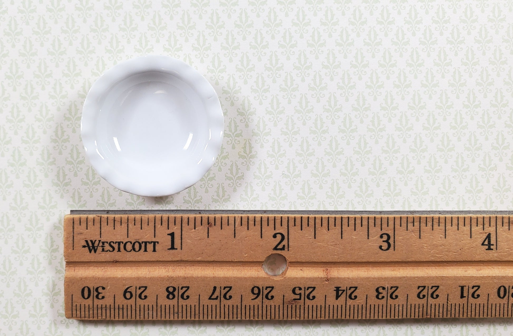 Dollhouse Large Pie Plate Ceramic White 1:12 Scale Miniature Kitchen Accessory