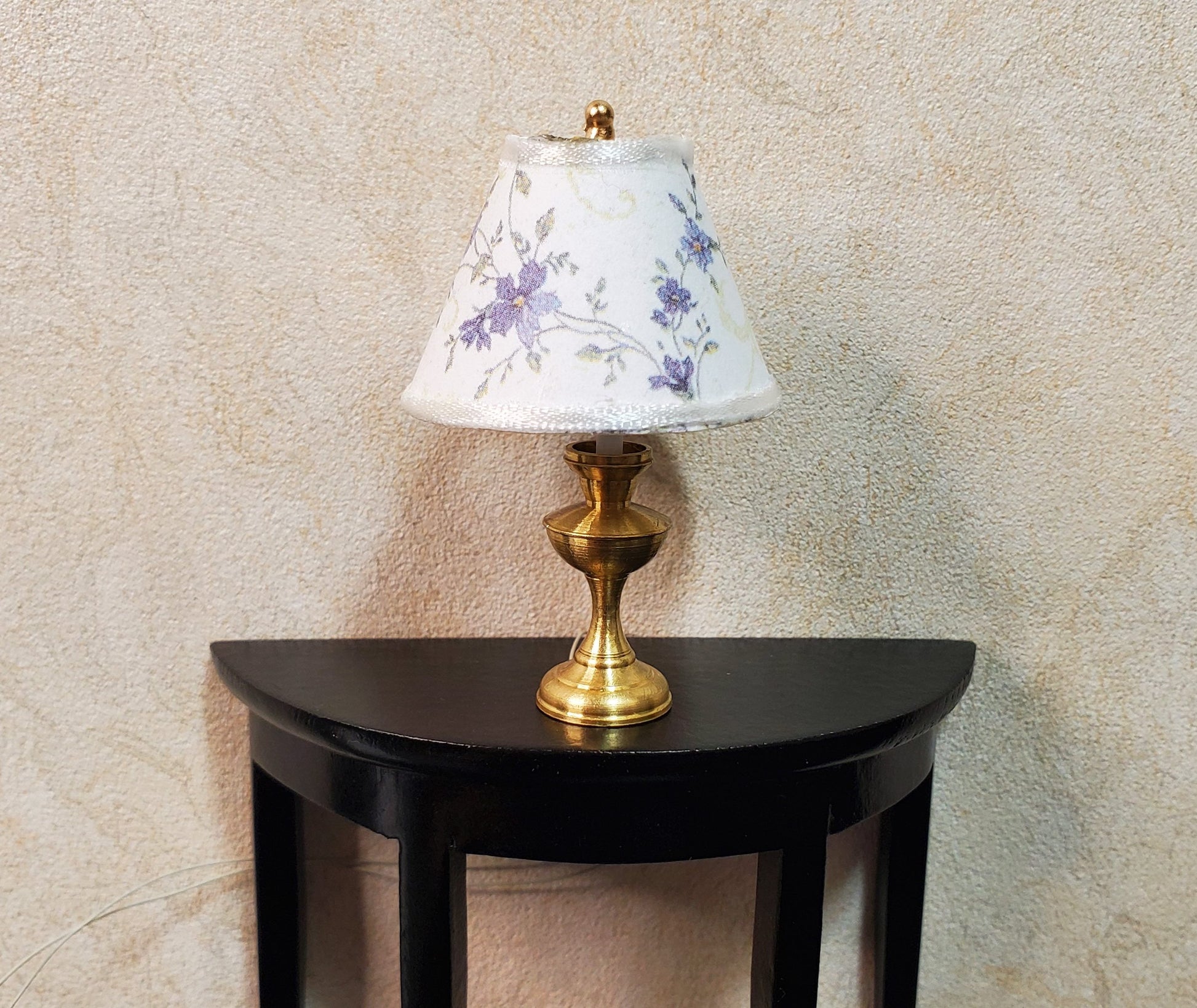Dollhouse Table Lamp Purple Floral Shade Brass Base 12 Volt Wired 1:12 Scale