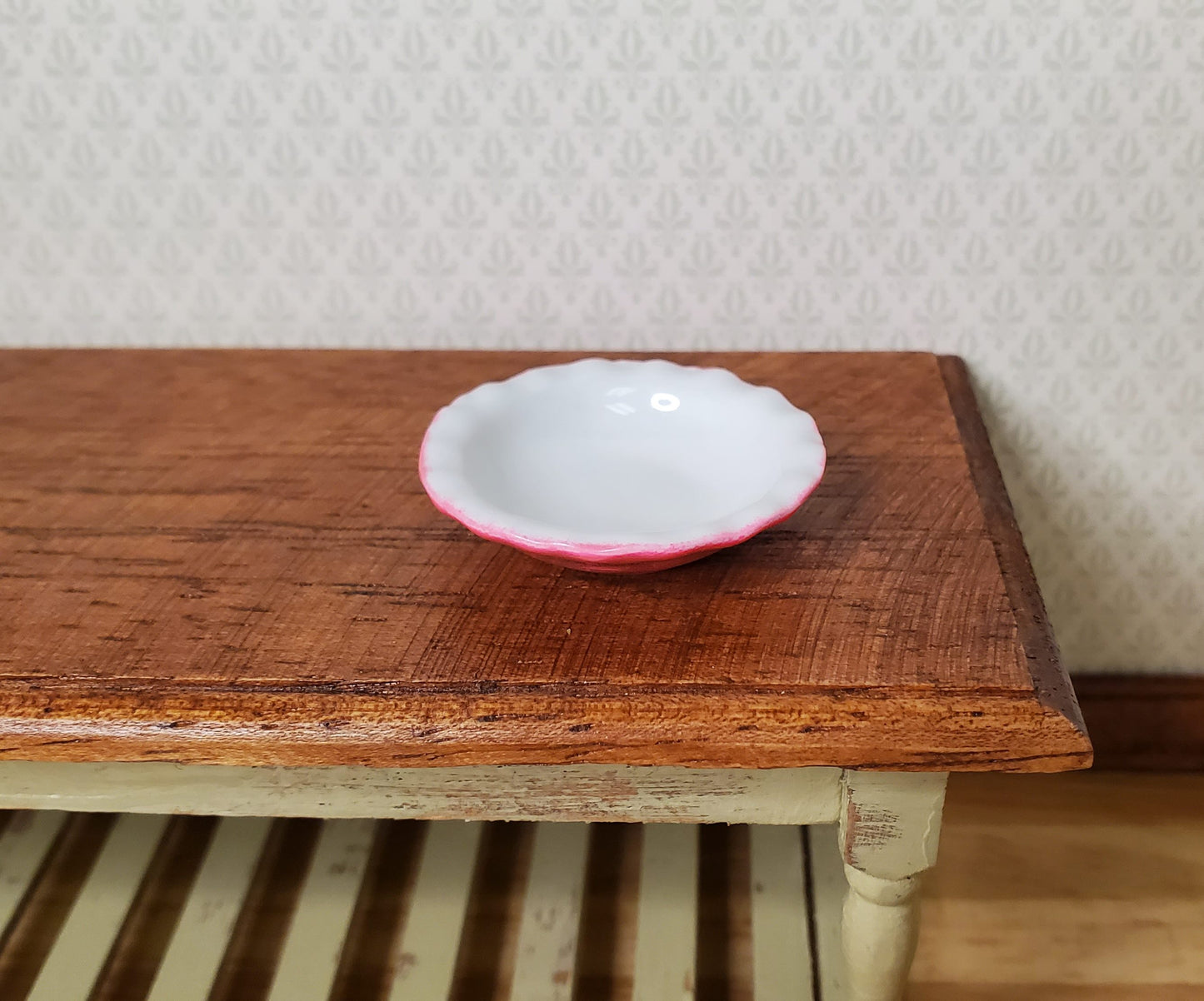 Dollhouse Pie Plate Ceramic Pink 1:12 Scale Miniature Kitchen Accessory