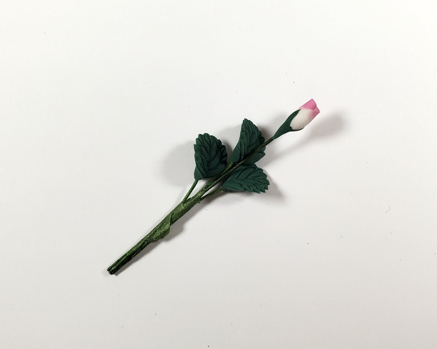 Dollhouse White & Pink Rose Bud Single Stem with Foliage 1:12 Scale Miniature