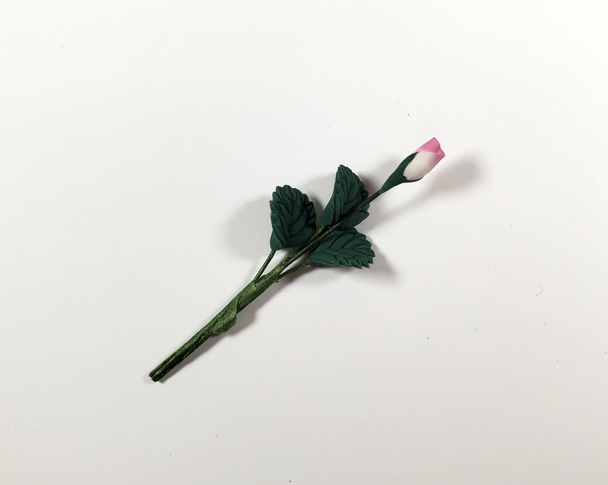 Dollhouse White & Pink Rose Bud Single Stem with Foliage 1:12 Scale Miniature