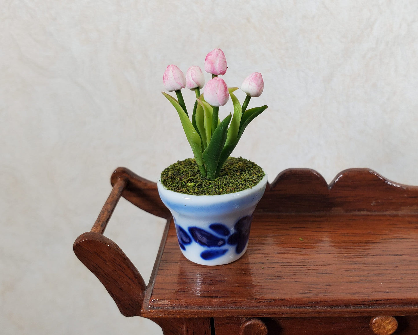 Dollhouse Light Pink Tulips in a Blue & White Ceramic Pot 1:12 Scale Miniature