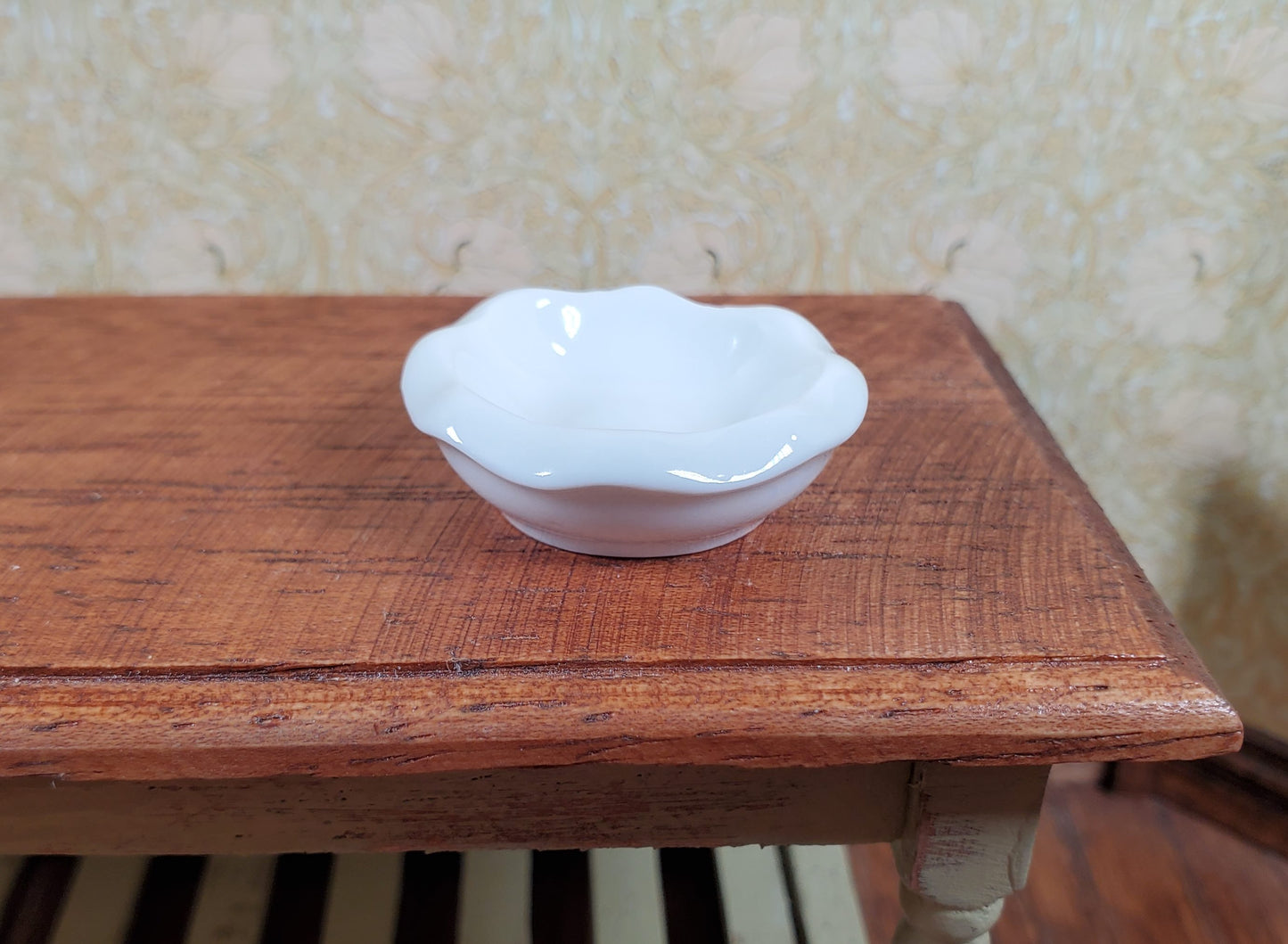 Dollhouse Large White Fluted Ceramic Bowl 1:12 Scale Miniature