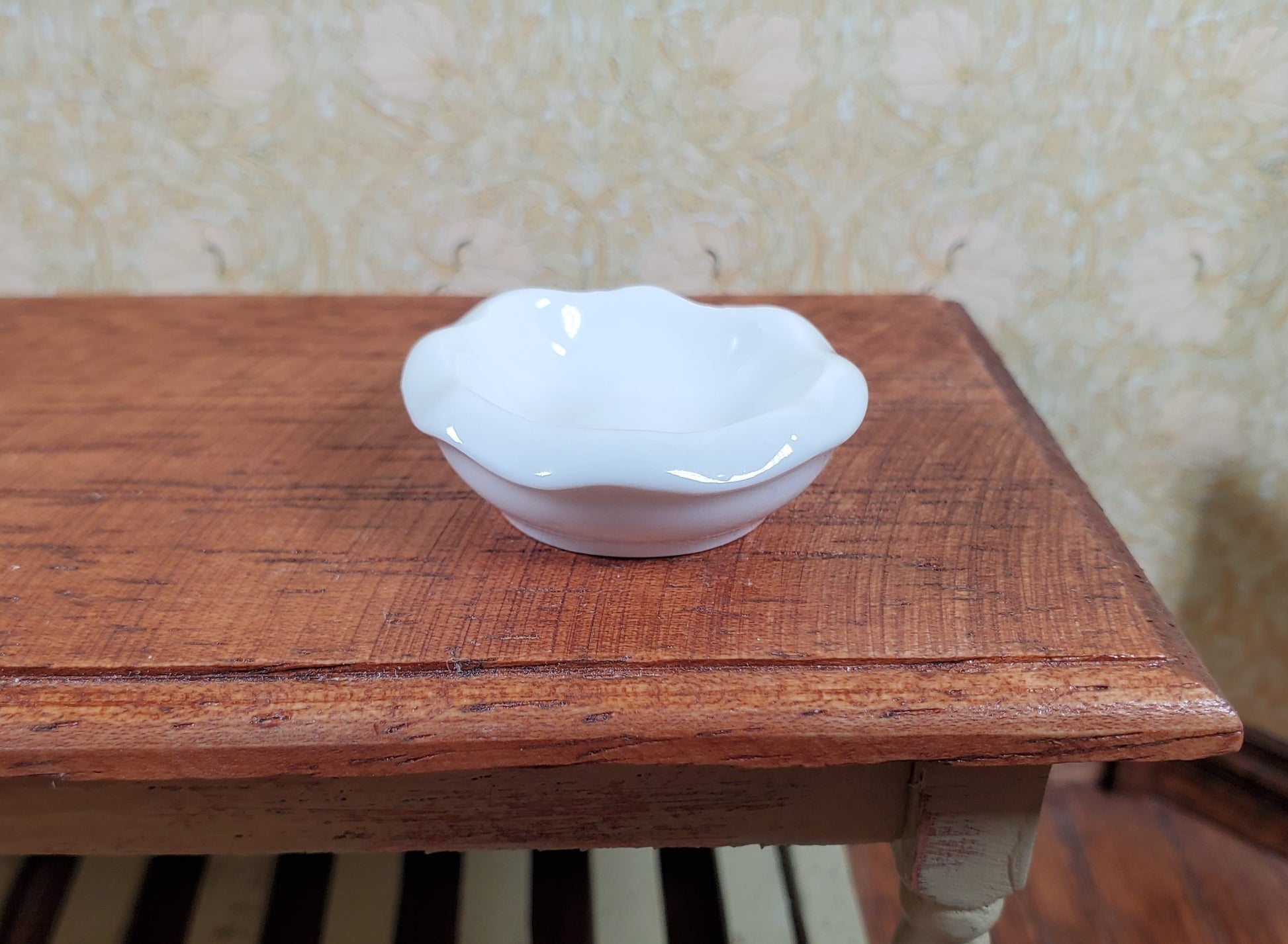 Dollhouse Large White Fluted Ceramic Bowl 1:12 Scale Miniature