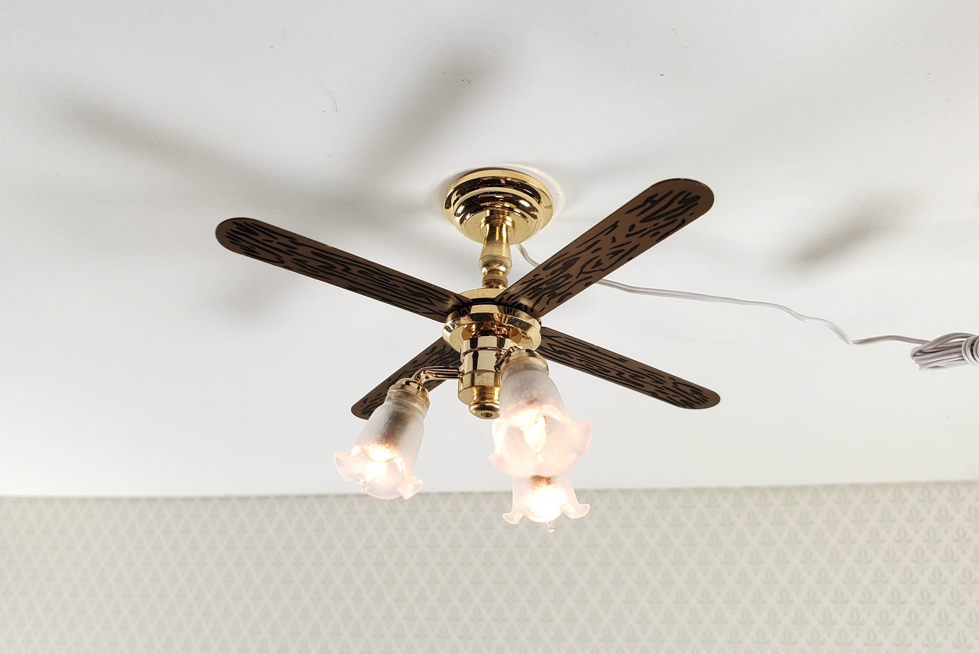 Dollhouse Ceiling Fan Light 12 Volt with Plug 1:12 Scale Miniature Tulip Shades