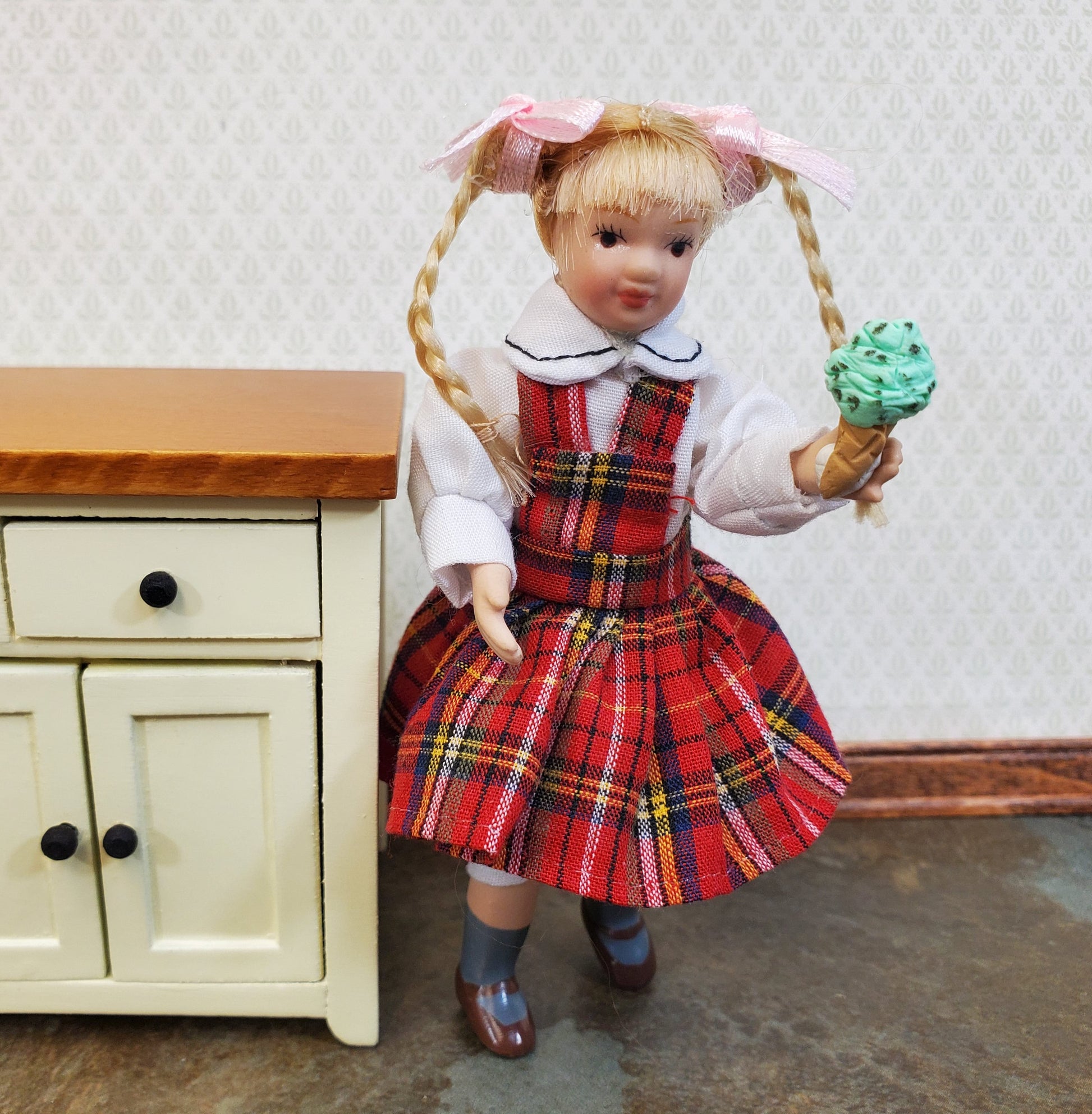 Dollhouse Ice Cream Cone Mint Chocolate Chip 1:12 Scale Miniature Food Hand Crafted