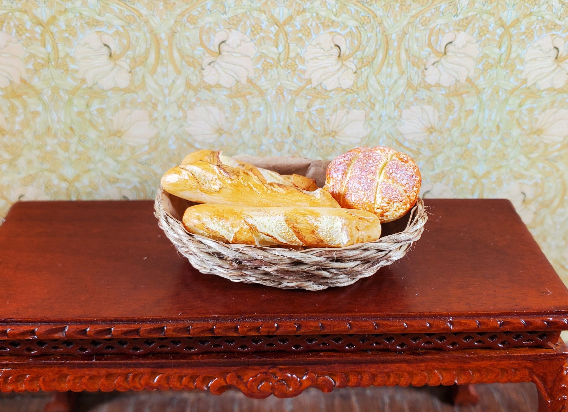 Dollhouse Natural Fiber Large Oval Basket 1:12 Scale Miniature