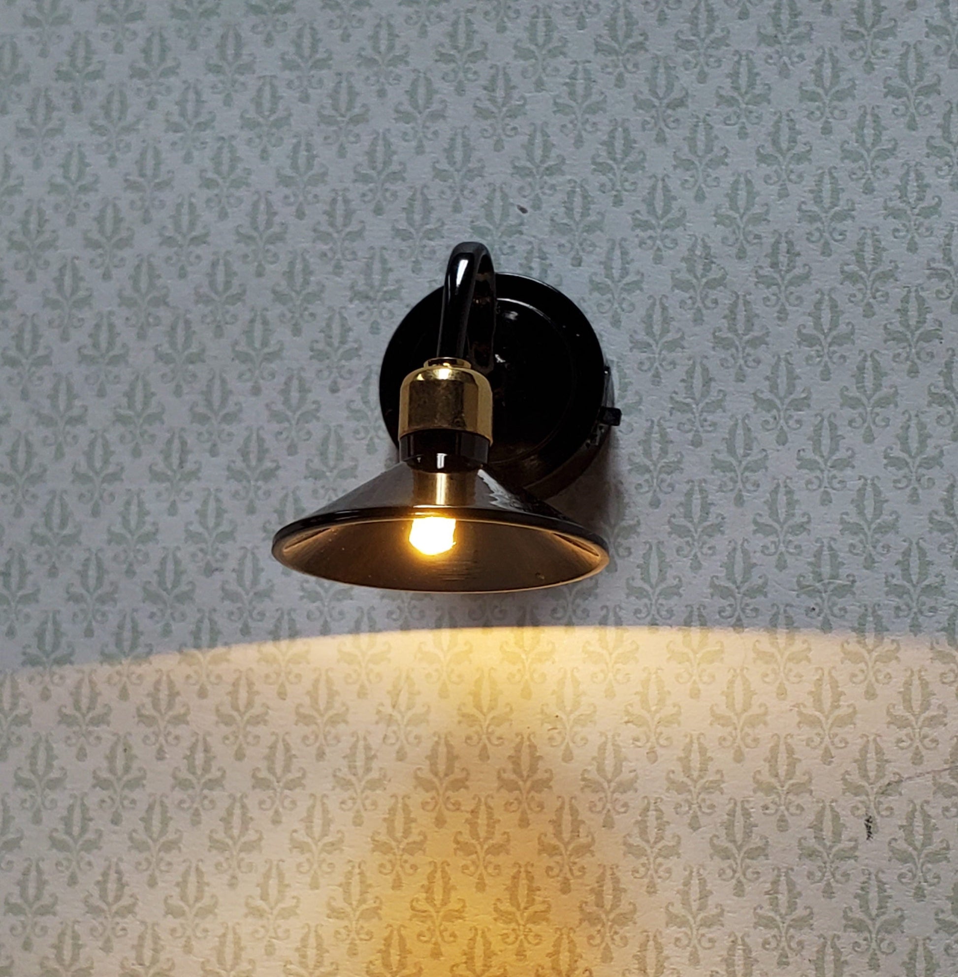 Dollhouse Battery Light Industrial Black Chrome Wall Sconce 1:12 Scale Miniature