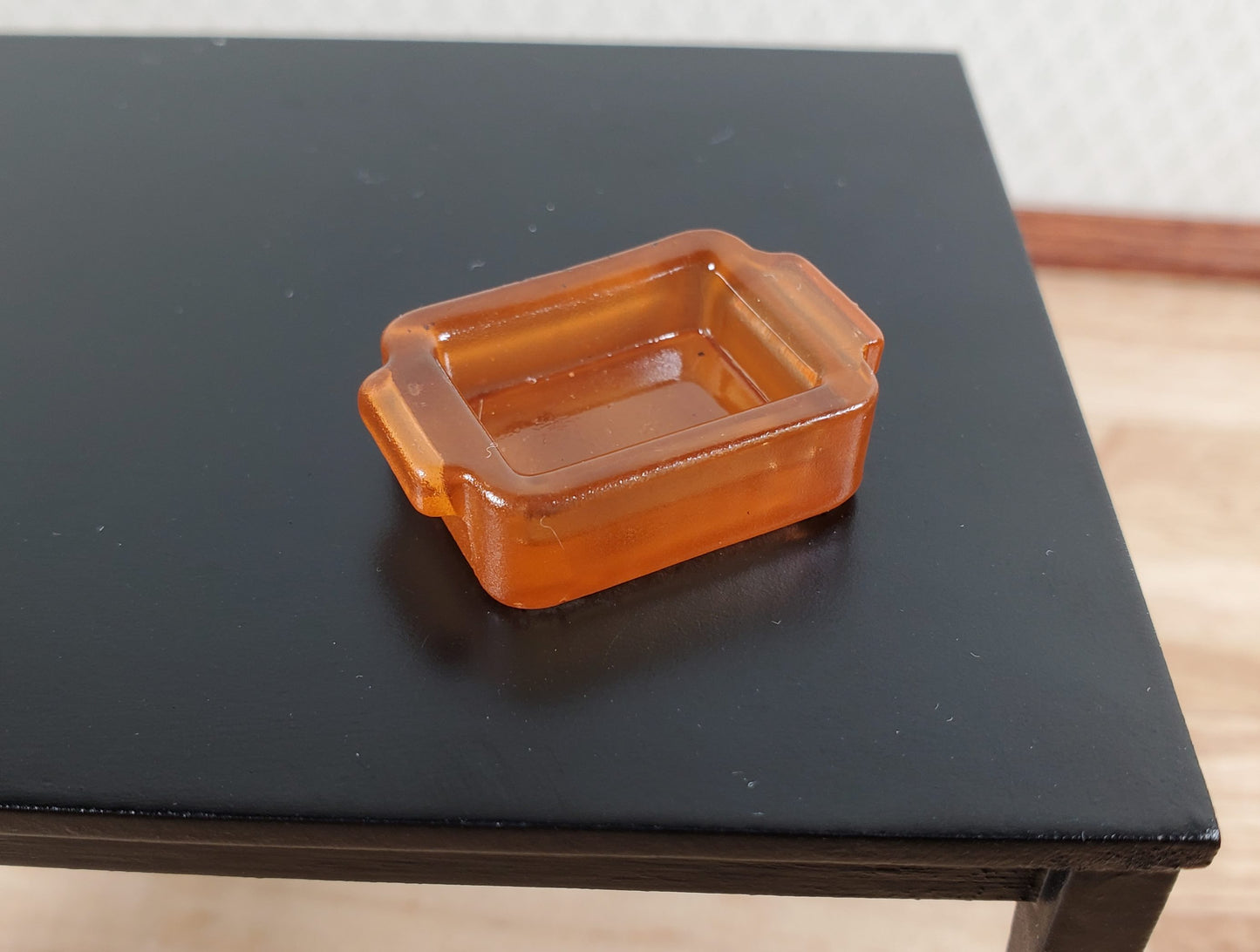 Dollhouse Amber Glass Casserole Dish with Handles 1:12 Scale Miniature Kitchen