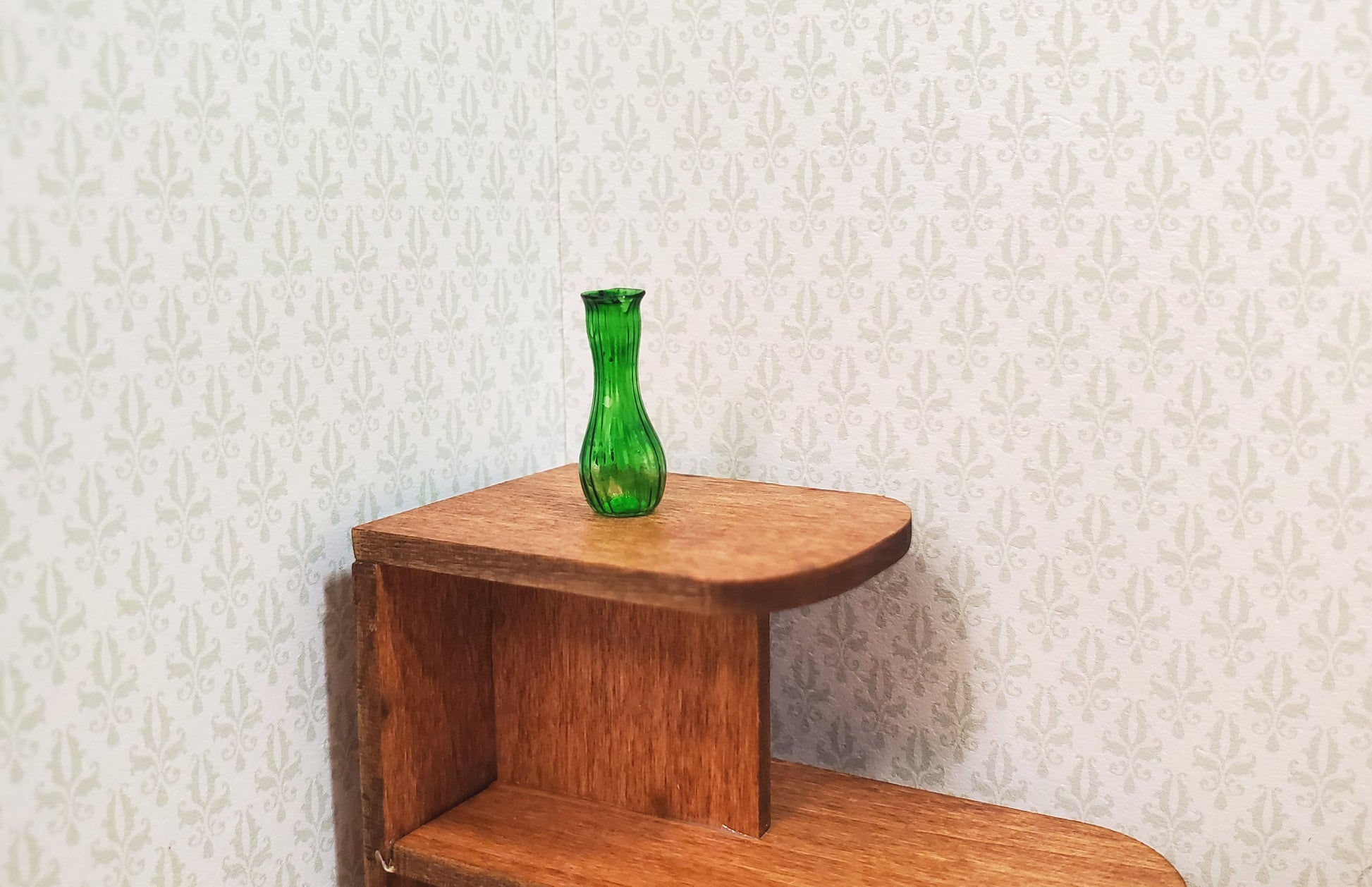 Dollhouse Ridged Green Glass Bud Vase 1:12 Scale Miniature Flowers Decoration