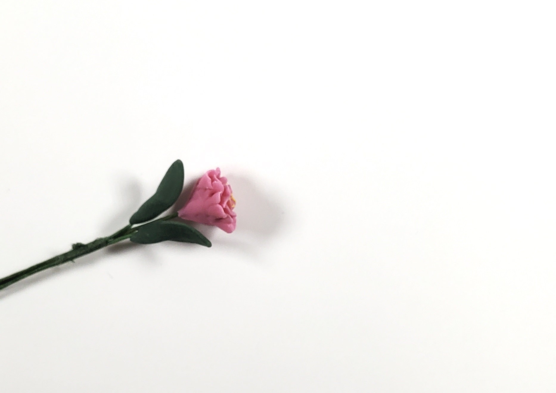 Dollhouse Pink Zinnia Single Long Stem with Foliage 1:12 Scale Miniature