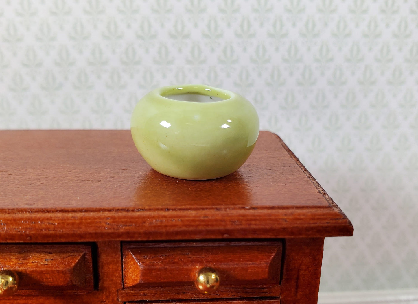 Dollhouse Small Light Green Round Ceramic Vase 1:12 Scale Miniature