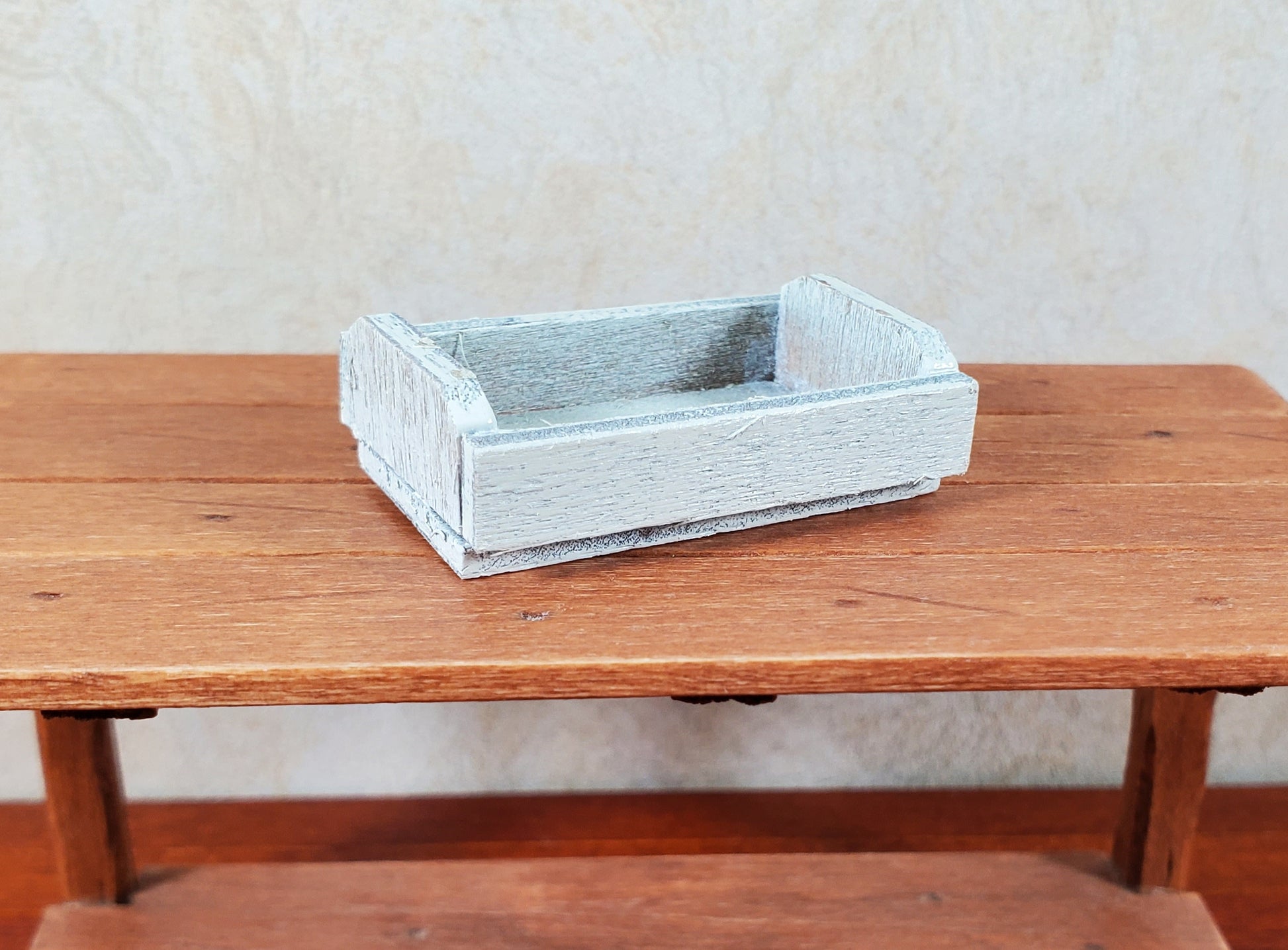 Dollhouse Short Whitewashed Wood Produce Crate 1:12 Scale Dollhouse Miniature