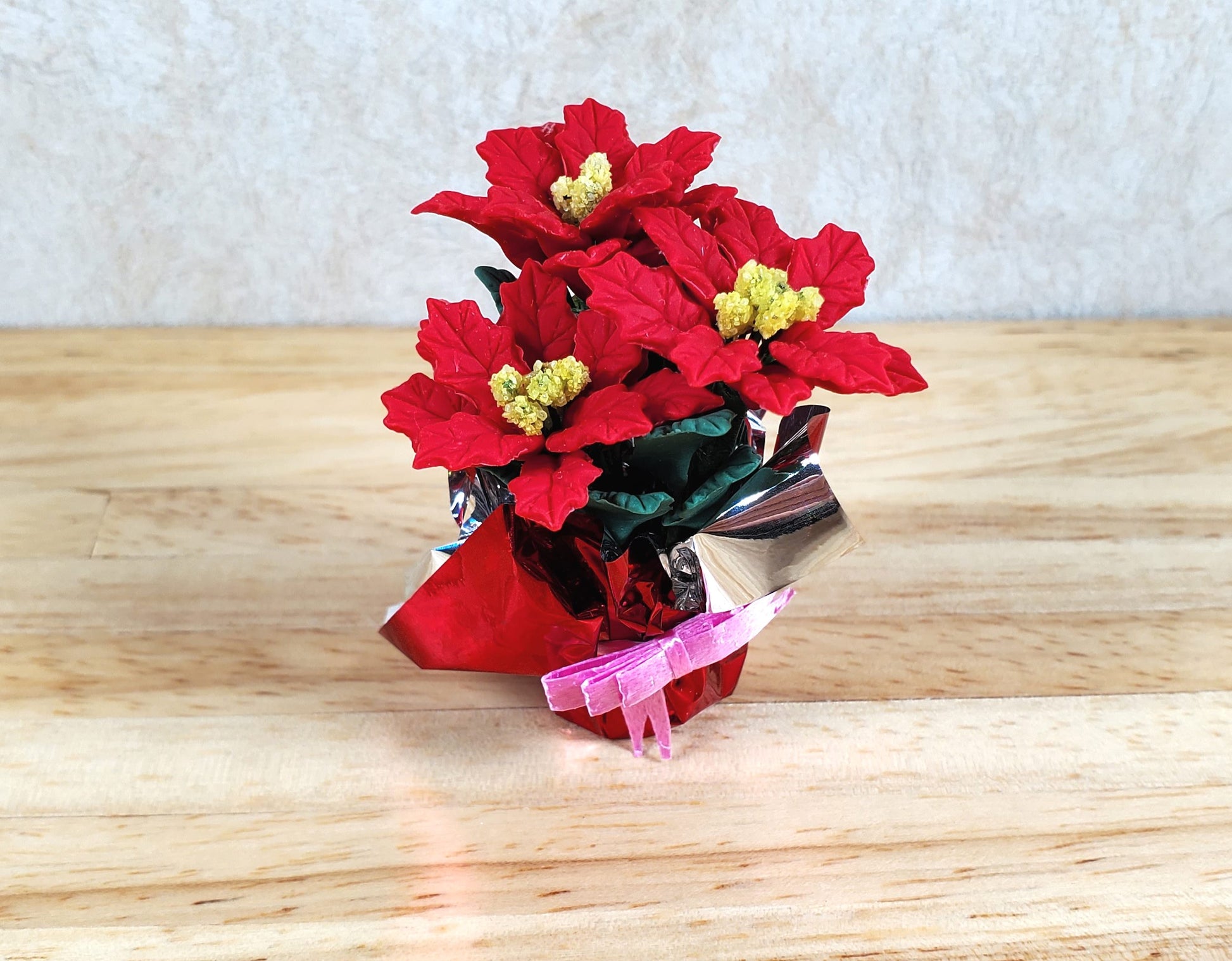 Dollhouse Large Red Poinsettias in Red Christmas Foil 1:12 Scale Miniature