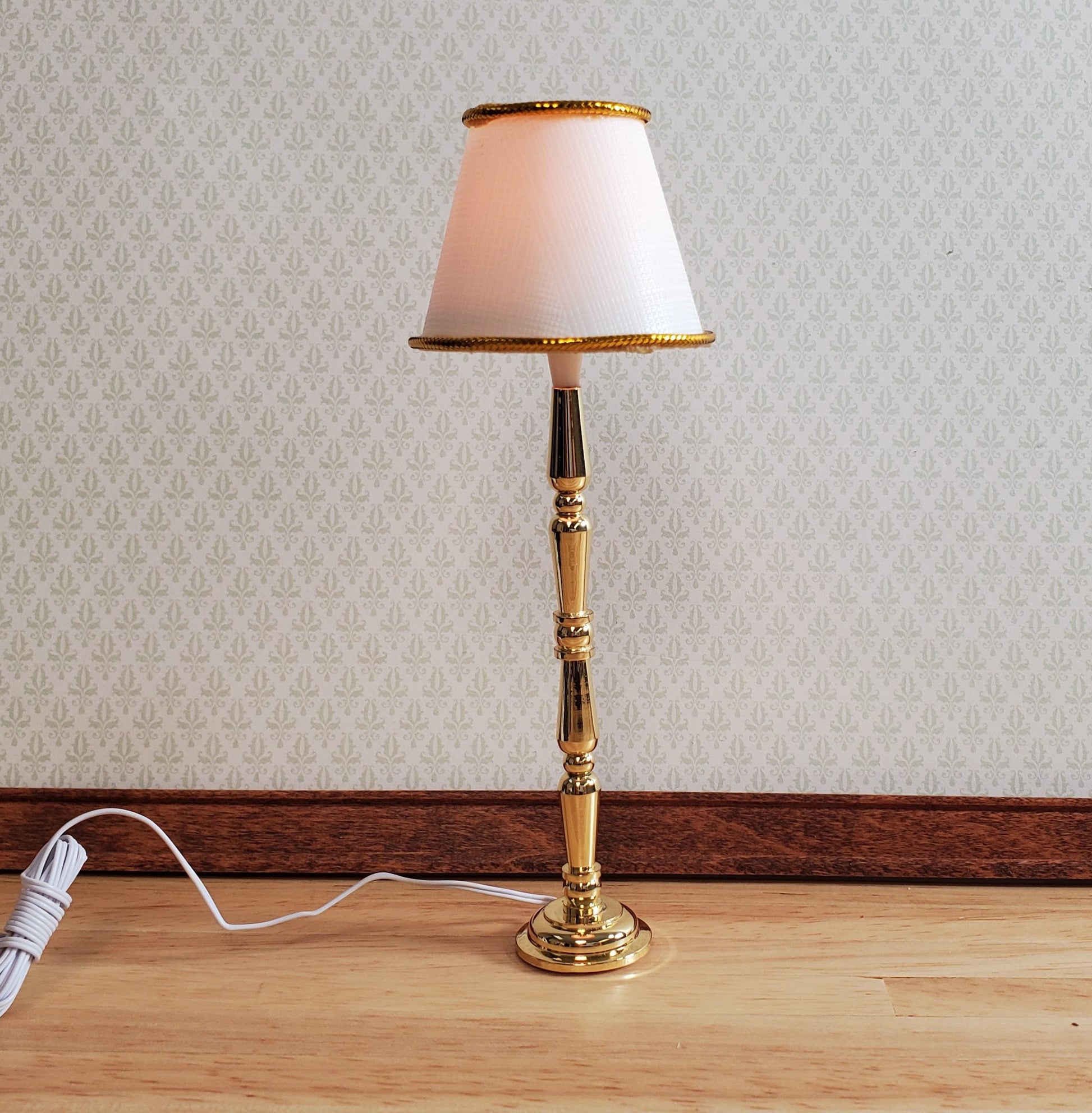 Dollhouse Brass Floor Lamp White Shade 12 Volt with Plug 1:12 Scale HW2718
