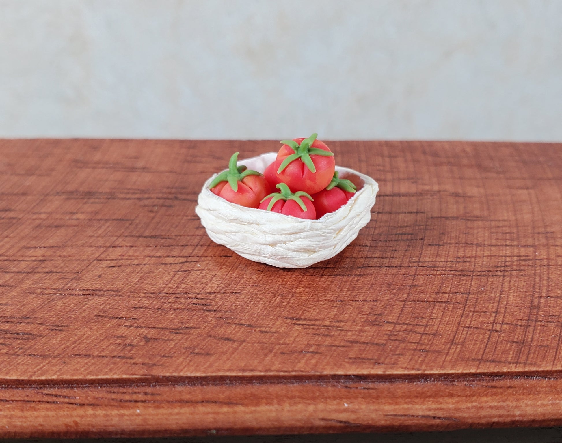 Dollhouse Square Flat Basket White 1:12 Scale Miniature