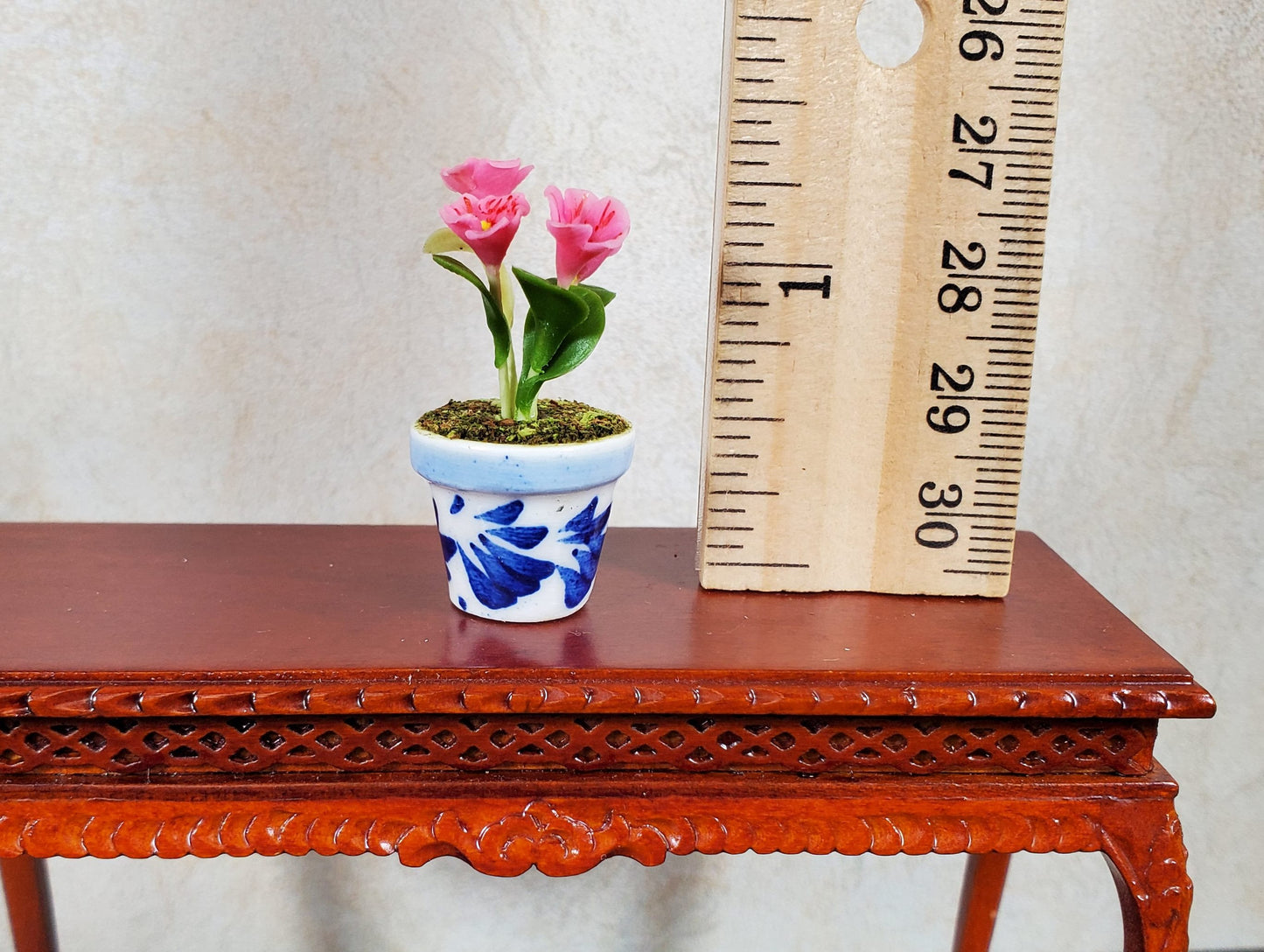 Dollhouse Potted Pink Violets 1:12 Scale Miniature Houseplant Blue & White Pot