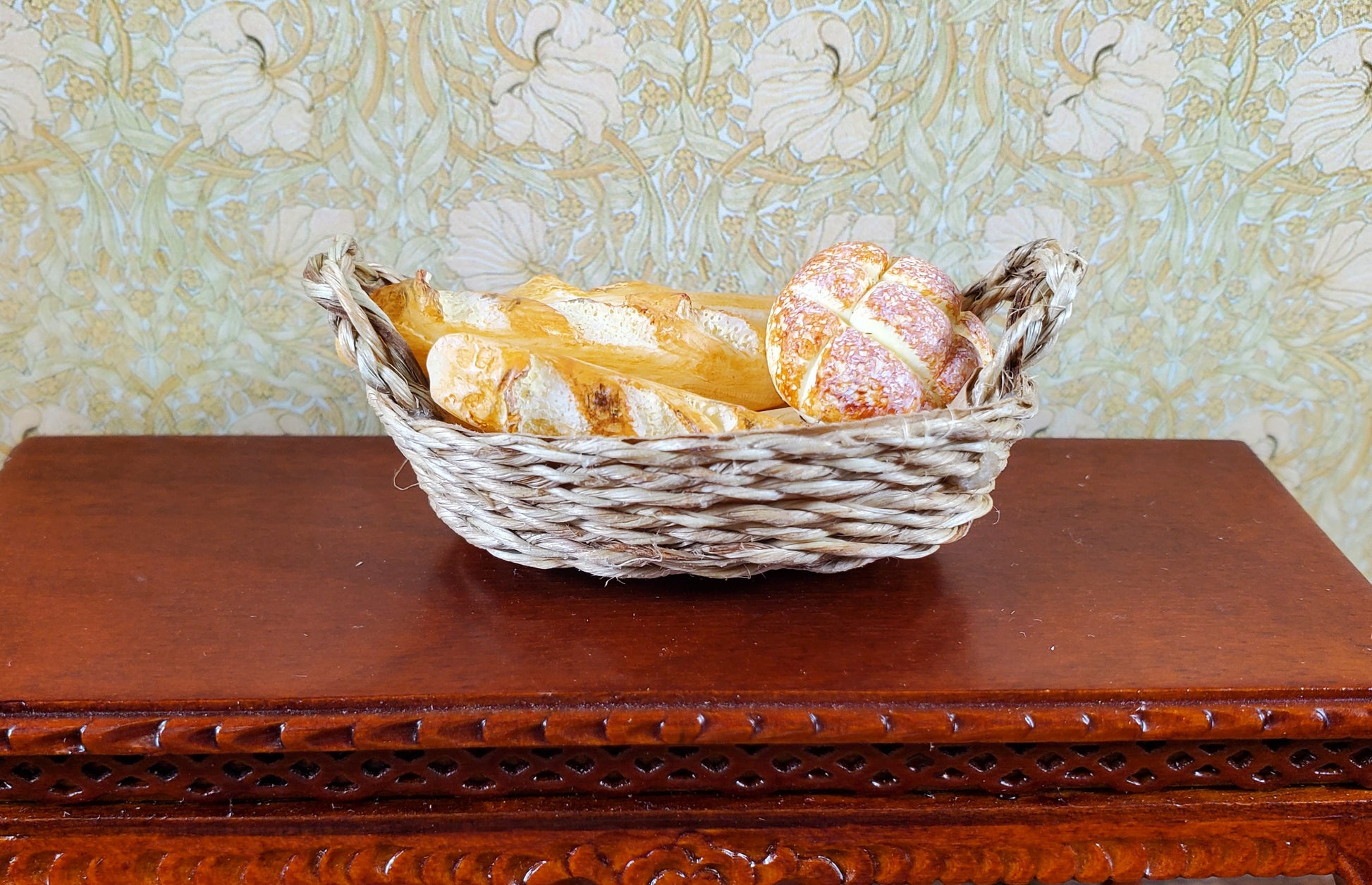 Dollhouse Large Two Handled Oval Basket 1:12 Scale Miniature