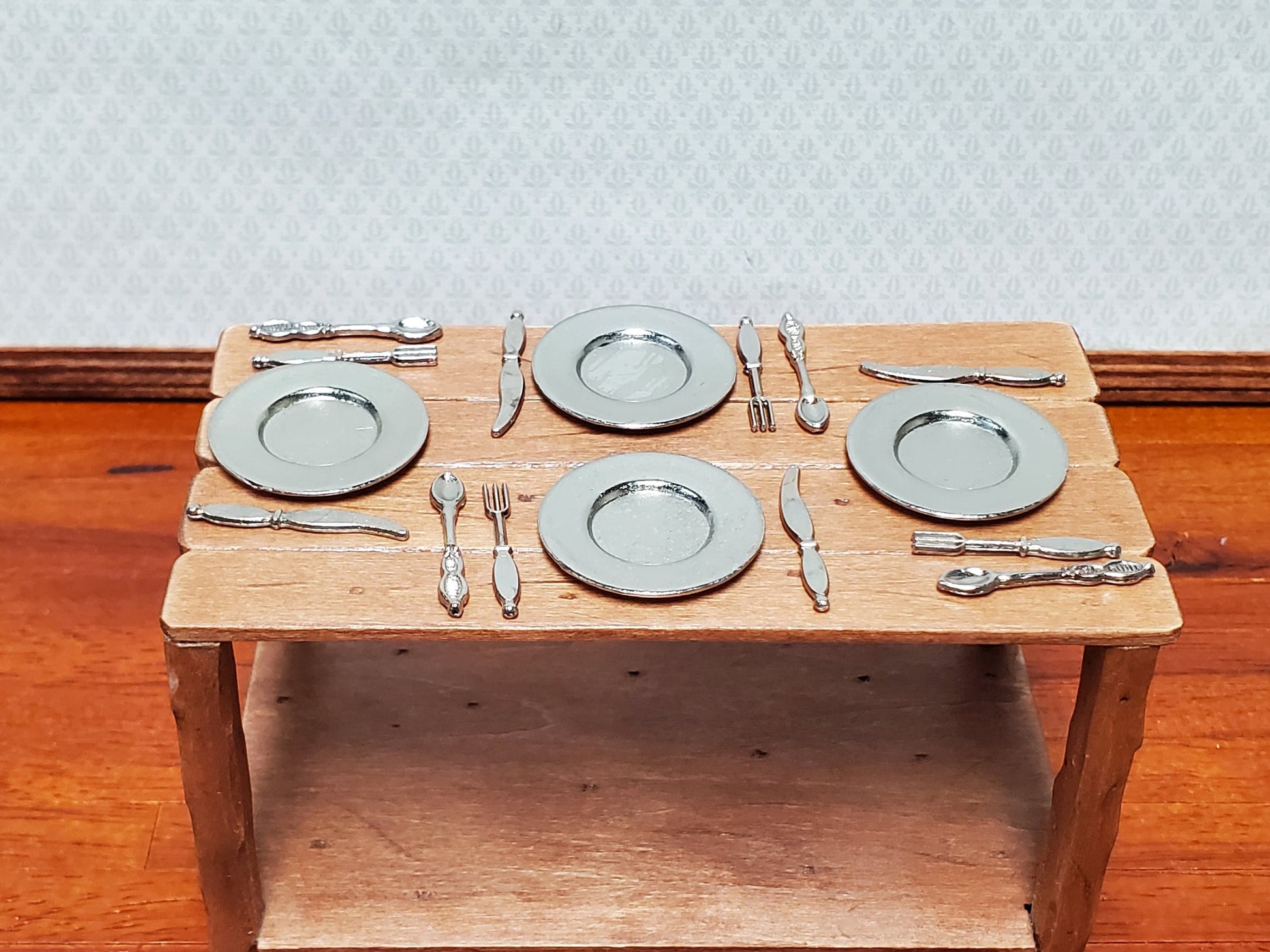 Dollhouse Silver Plates and Silverware Place Settings x4 1:12 Scale Miniatures